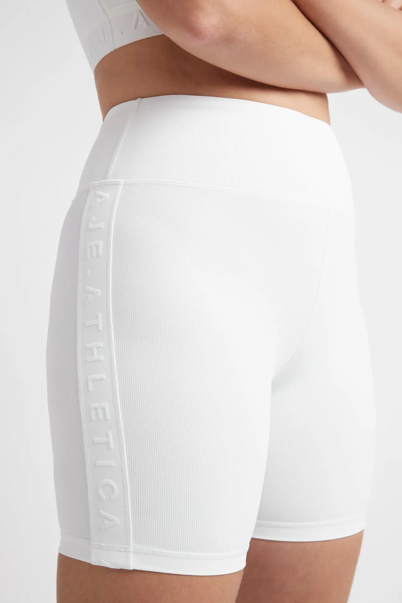 essential_mid_length_bike_8-3.webp Essential Mid Length Bike Shorts 601