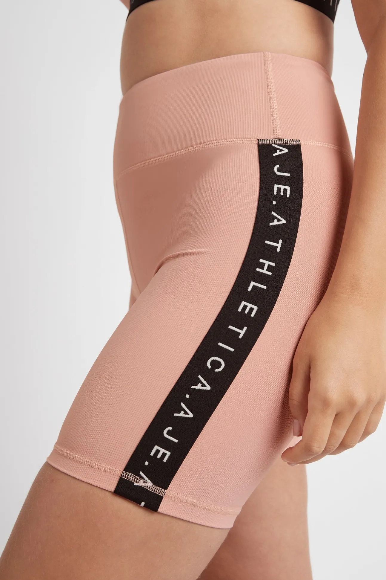 essential_mid_length_bike_8.webp Essential Mid Length Bike Shorts 601