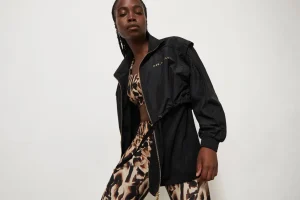 Essential Windbreaker Jacket 718