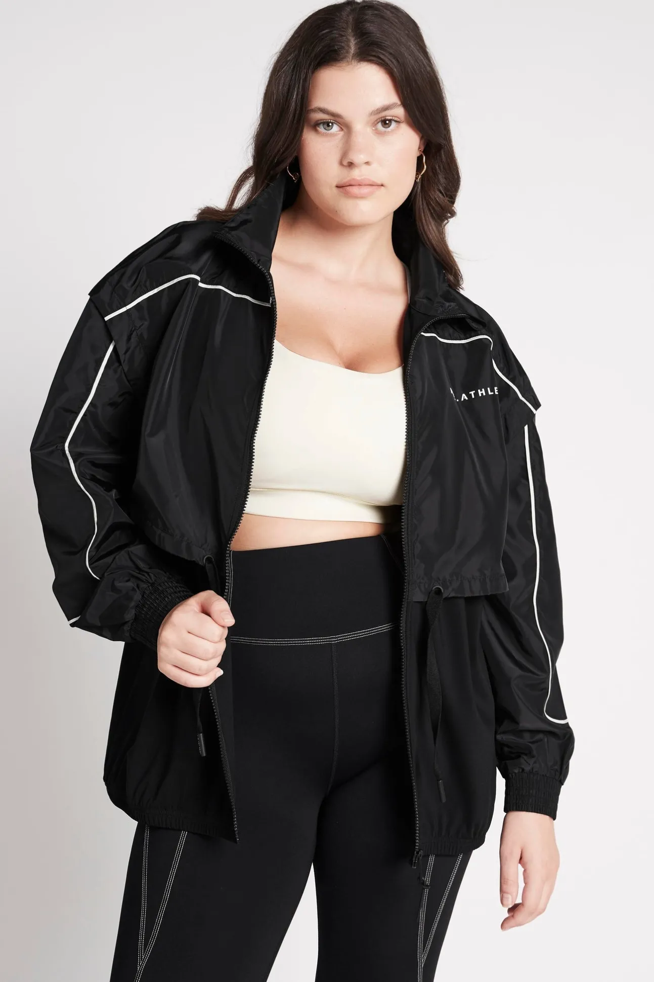 essential_windbreaker_jac_6-1.webp Essential Windbreaker Jacket 718