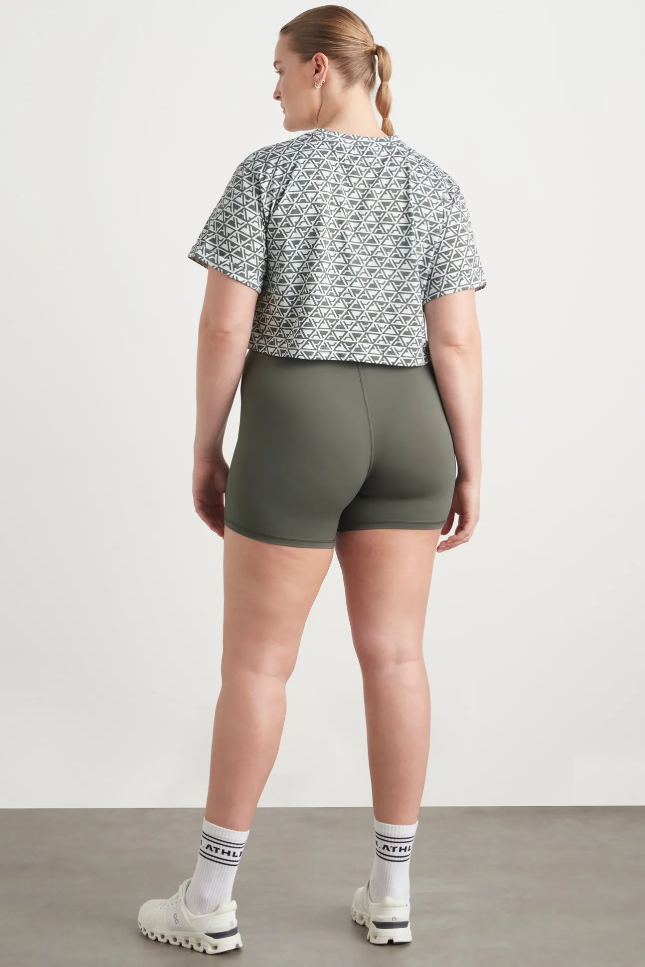geo_print_crop_tshirt__13.webp Geo Print Crop T-Shirt 105
