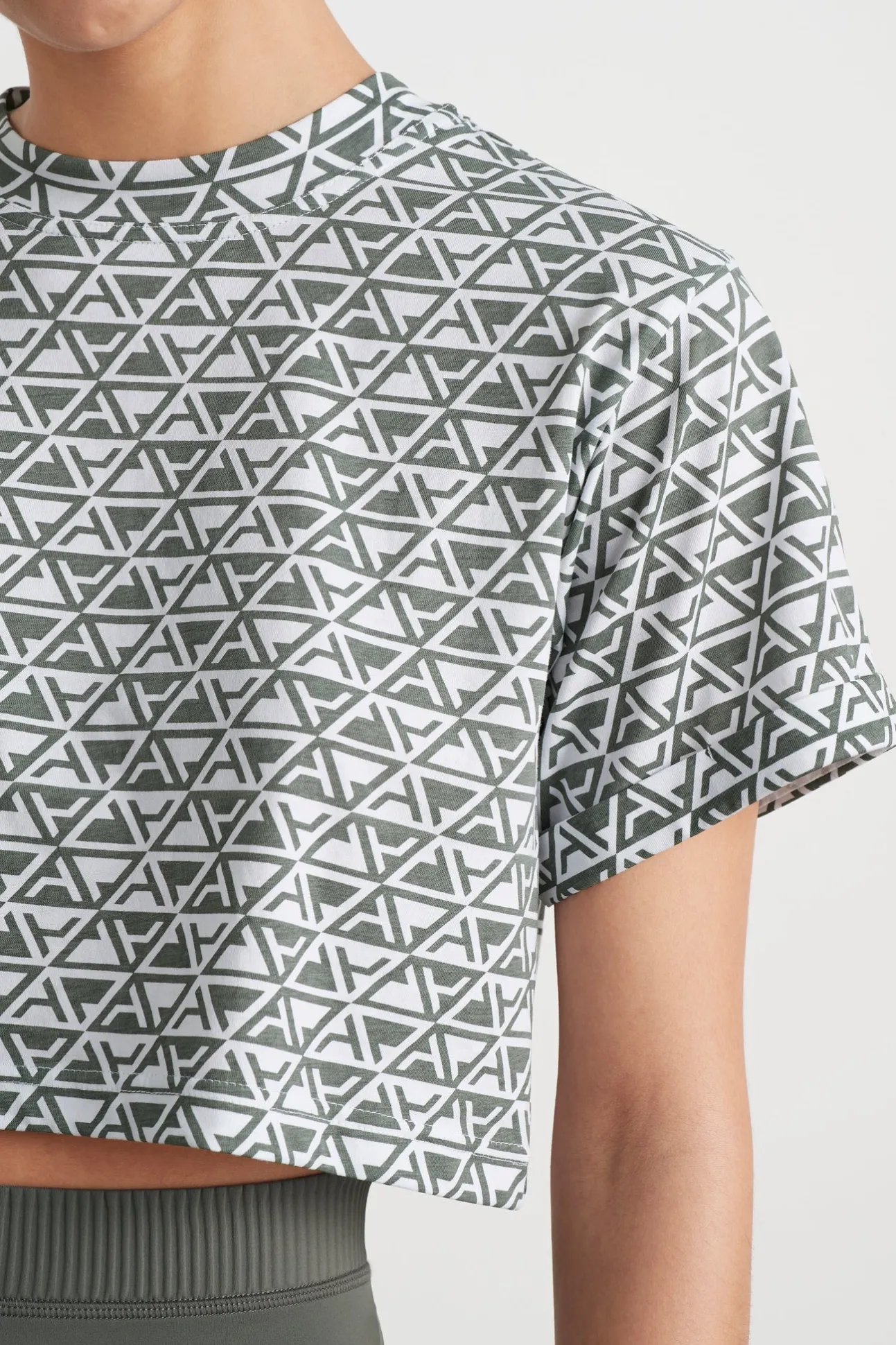 geo_print_crop_tshirt__3.webp Geo Print Crop T-Shirt 105