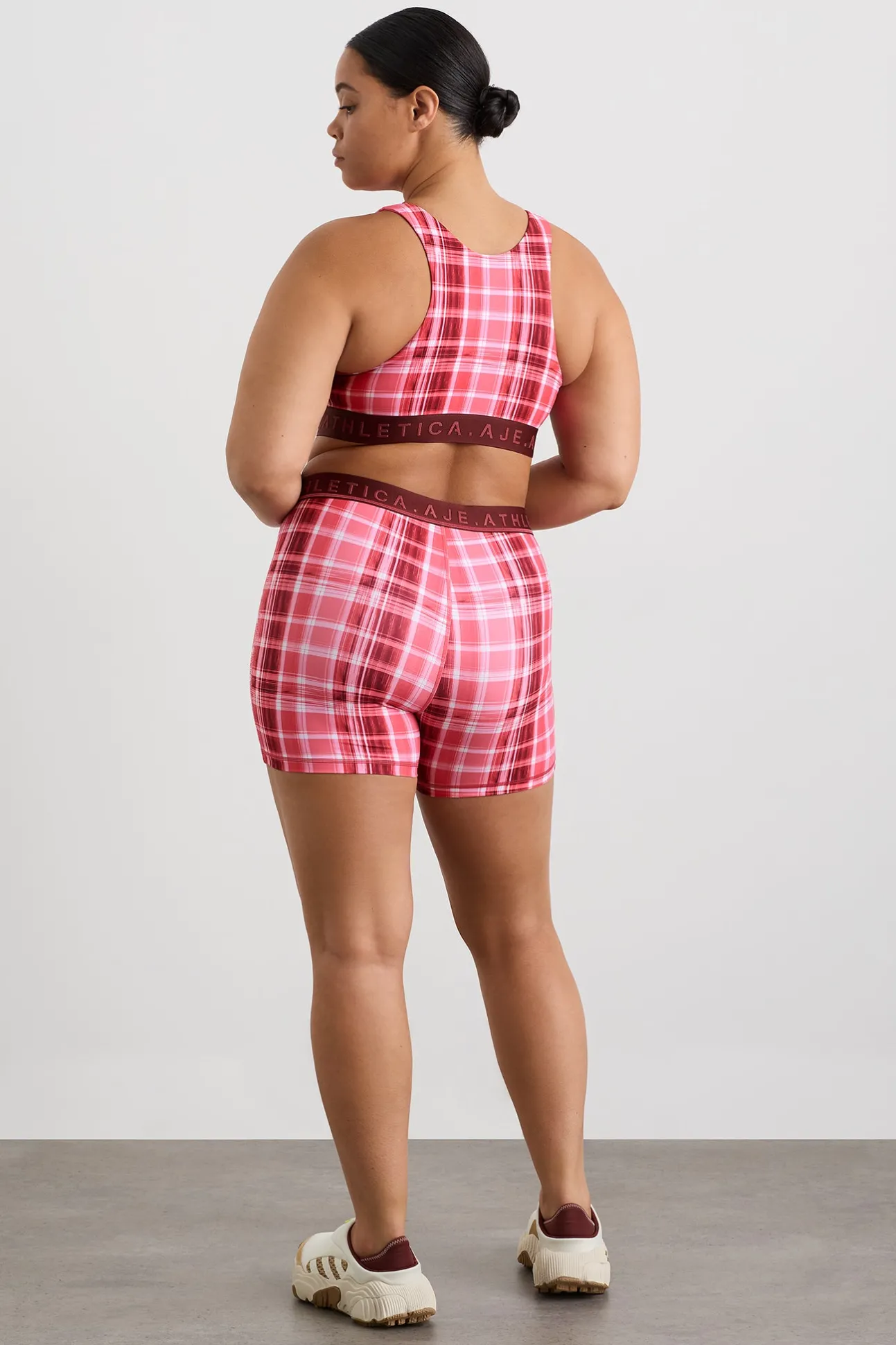 high_neck_sports_bra__15.webp High Neck Sports Bra 374