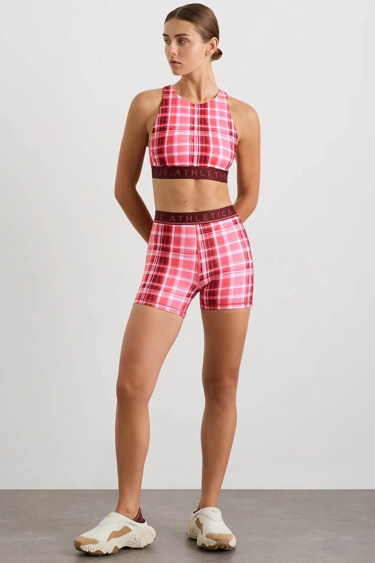 high_neck_sports_bra__2-1.webp High Neck Sports Bra 374