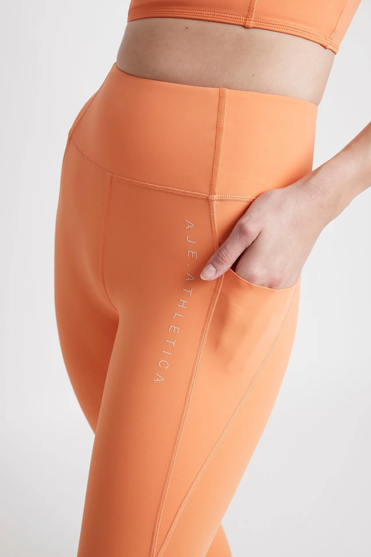 high_rise__logo_legging__3.webp High Rise 7/8 Logo Legging 203