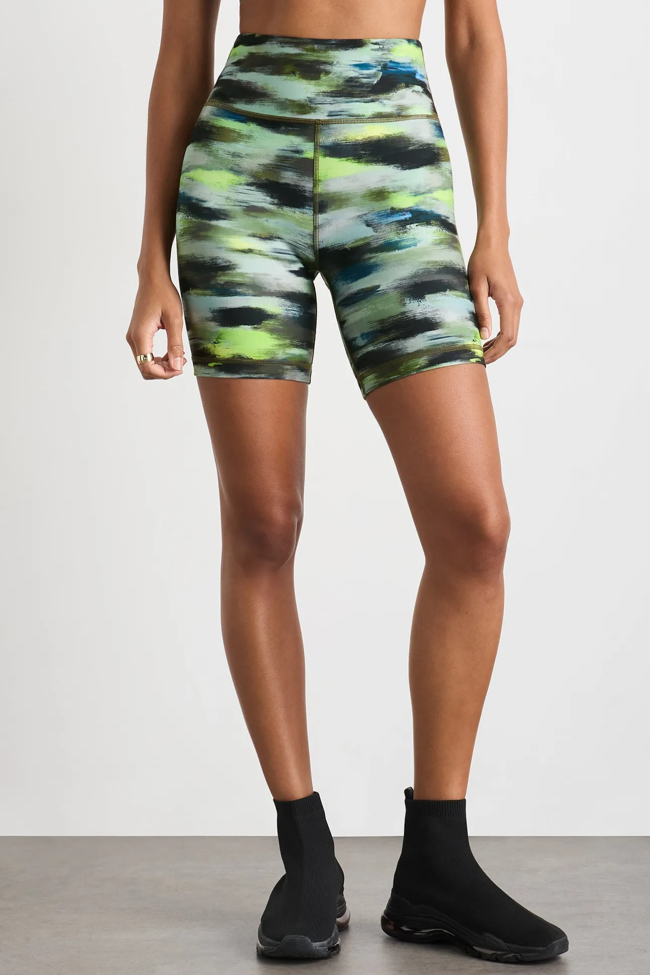 high_rise_bike_shorts__2-3.webp High Rise Bike Shorts 607