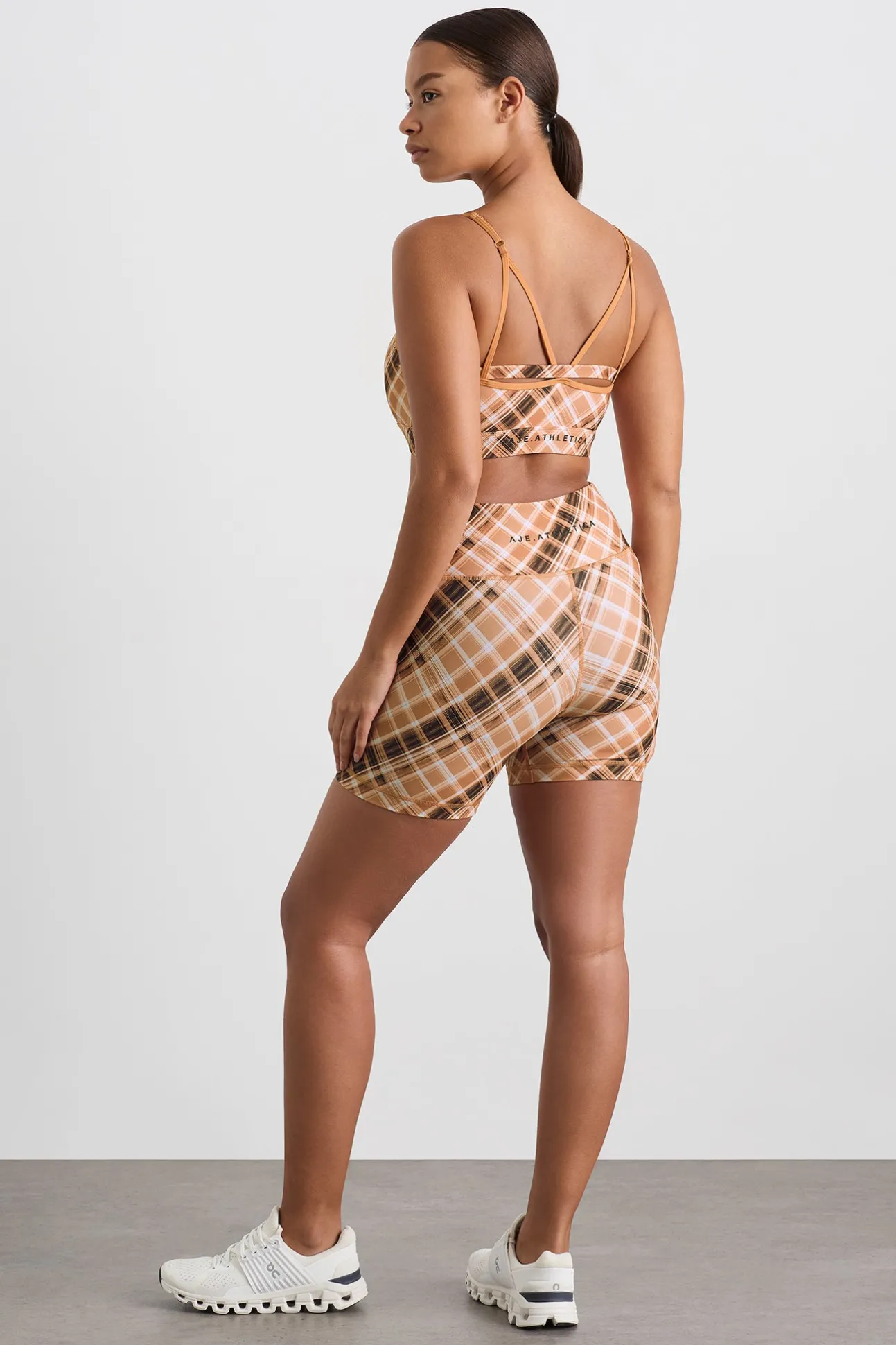 high_rise_bike_shorts__9-4.webp High Rise Bike Shorts 607