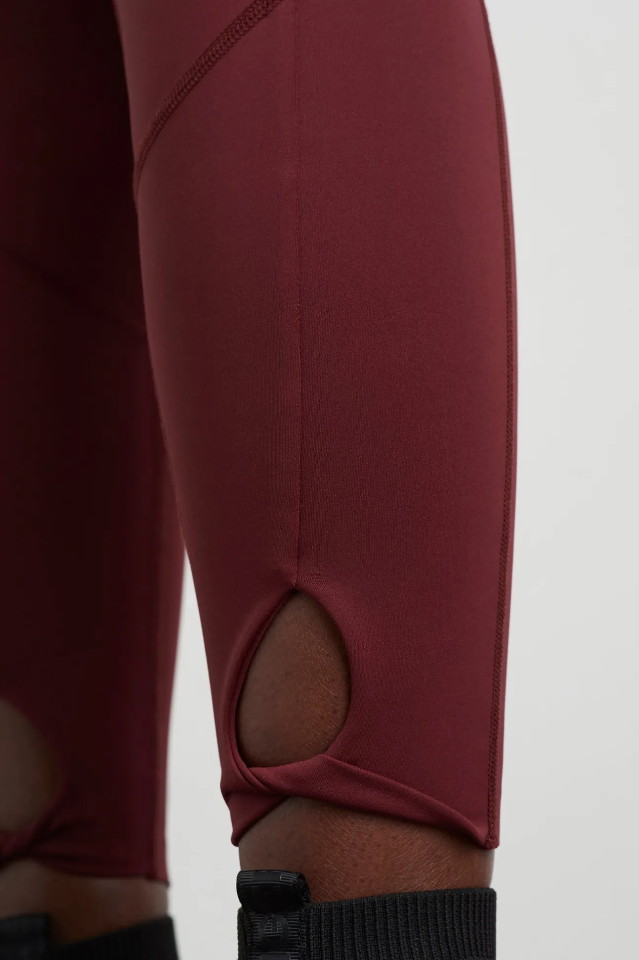 high_rise_twist__legging__8.webp High Rise Twist 7/8 Legging 223