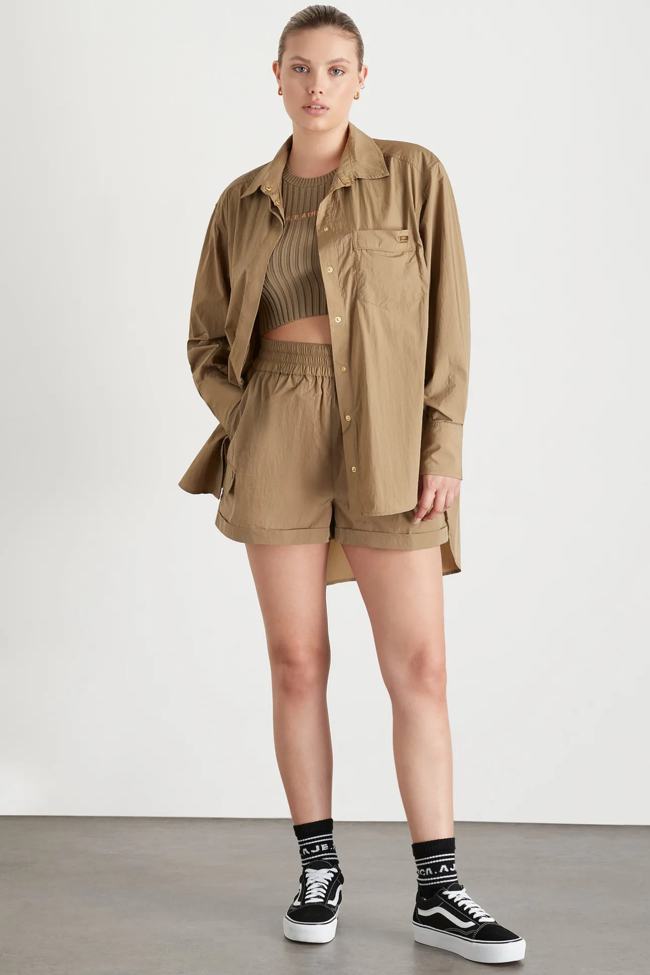 high_waisted_shorts__12-1.webp High Waisted Shorts 608