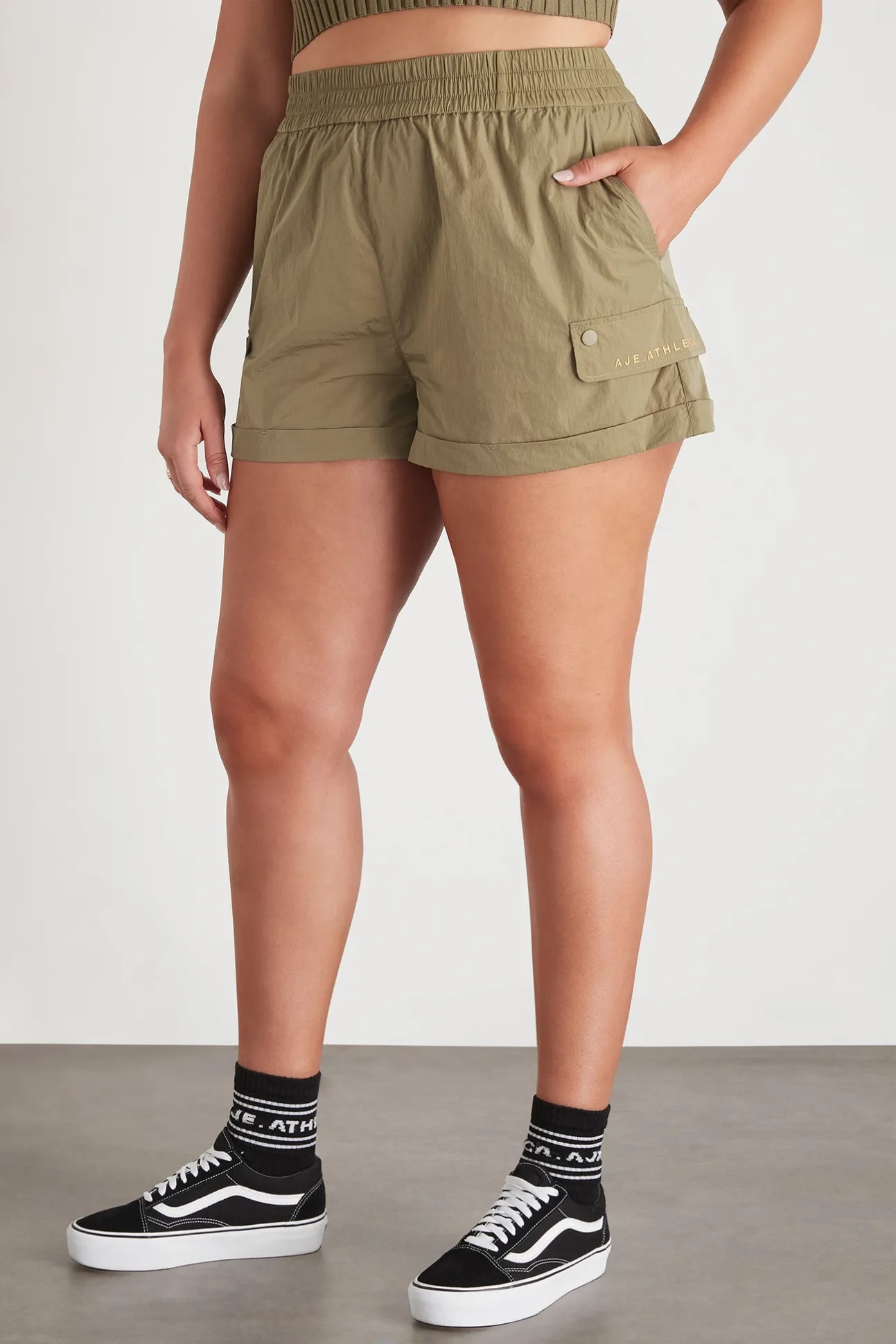 high_waisted_shorts__14-1.webp High Waisted Shorts 608