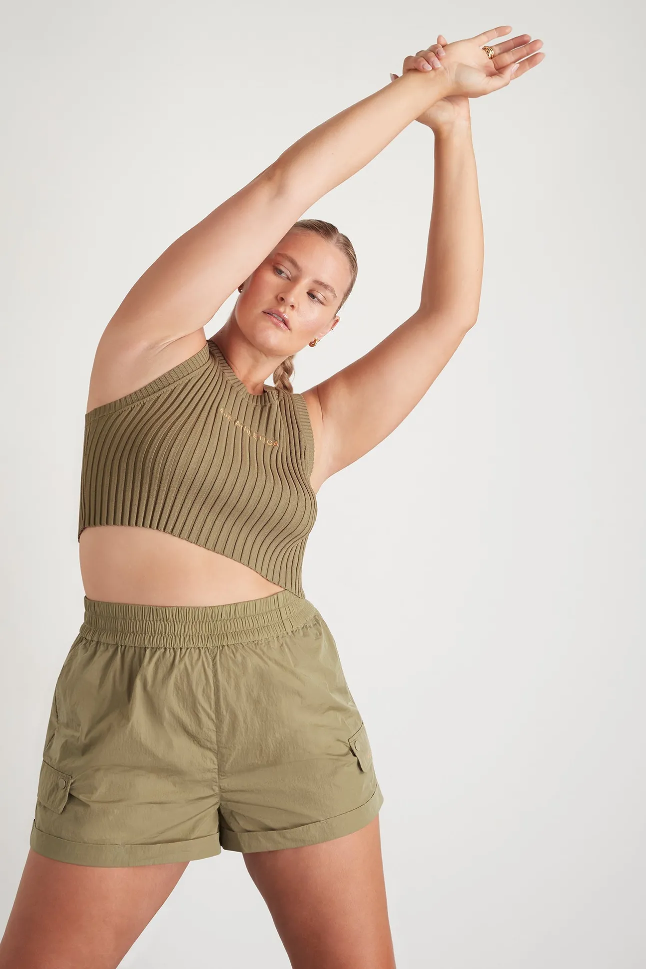 high_waisted_shorts__16-1.webp High Waisted Shorts 608