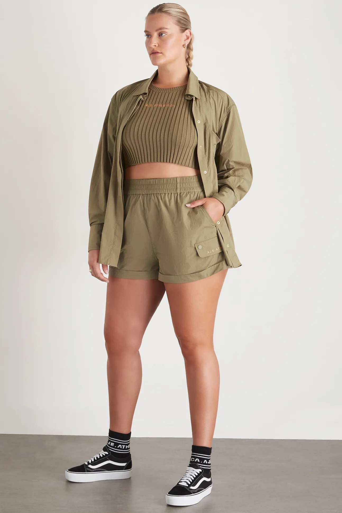 high_waisted_shorts__18-1.webp High Waisted Shorts 608