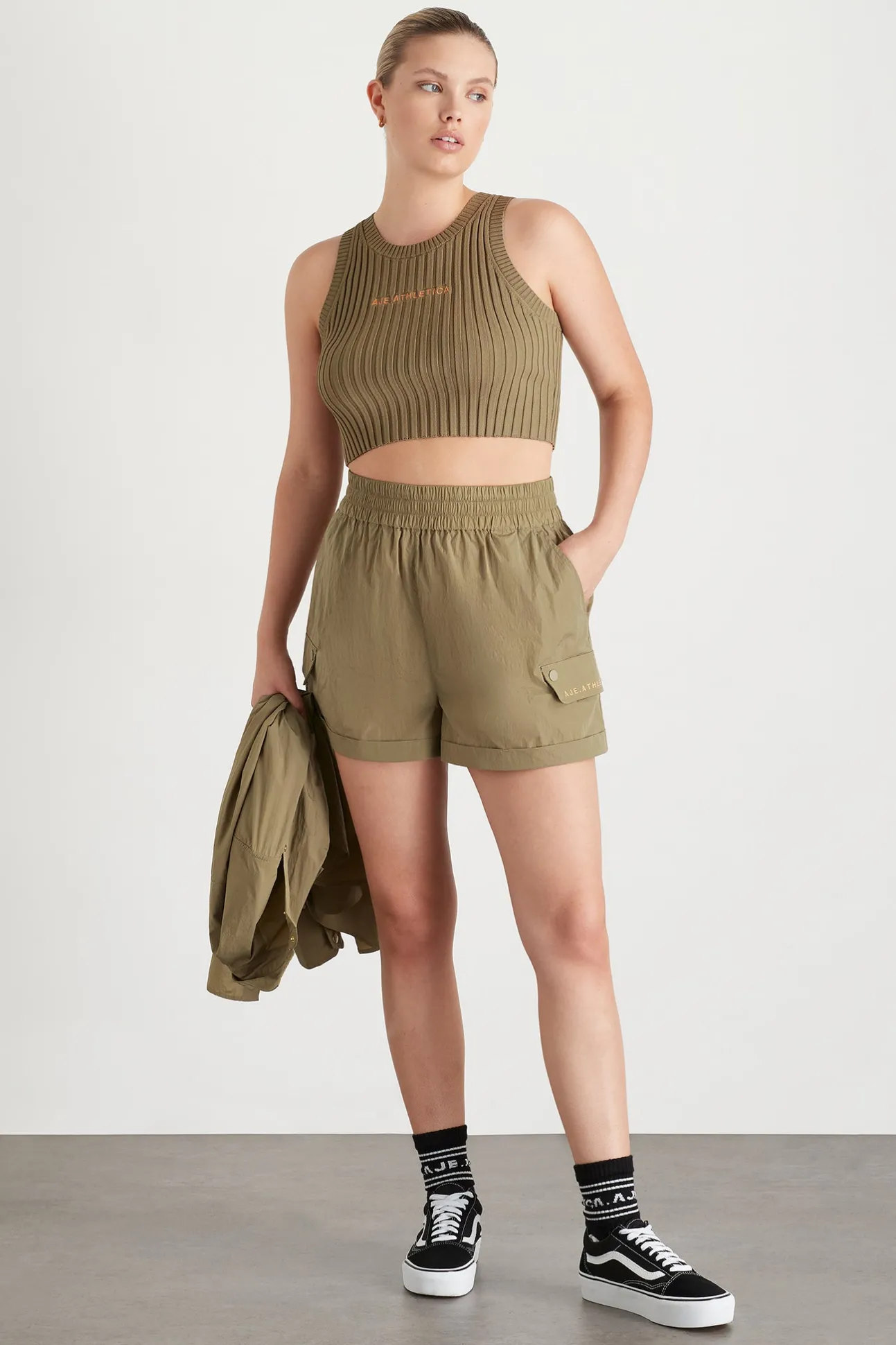 high_waisted_shorts__7-1.webp High Waisted Shorts 608
