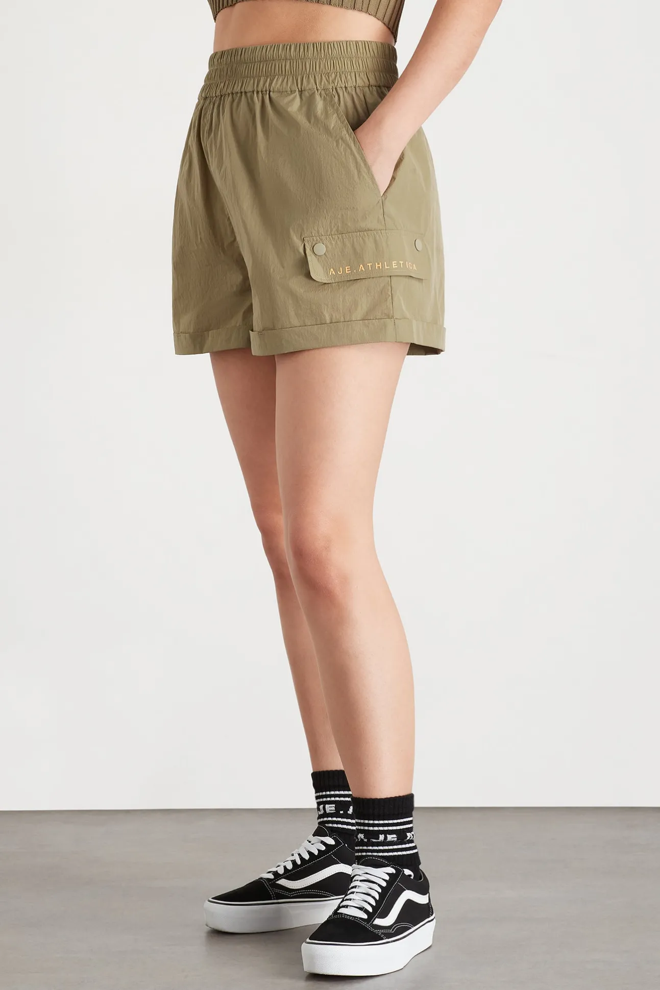 high_waisted_shorts__8-1.webp High Waisted Shorts 608