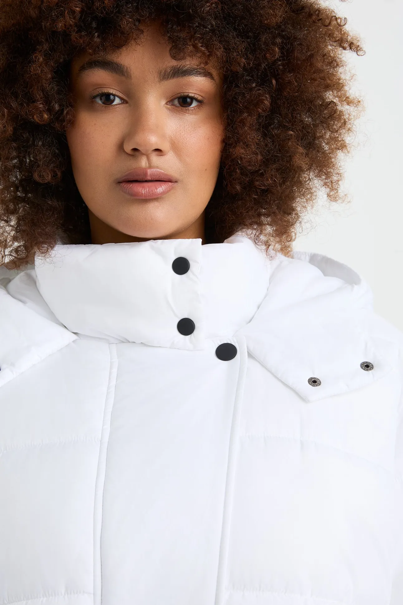 hooded_puffer_jacket__14.webp Hooded Puffer Jacket 711