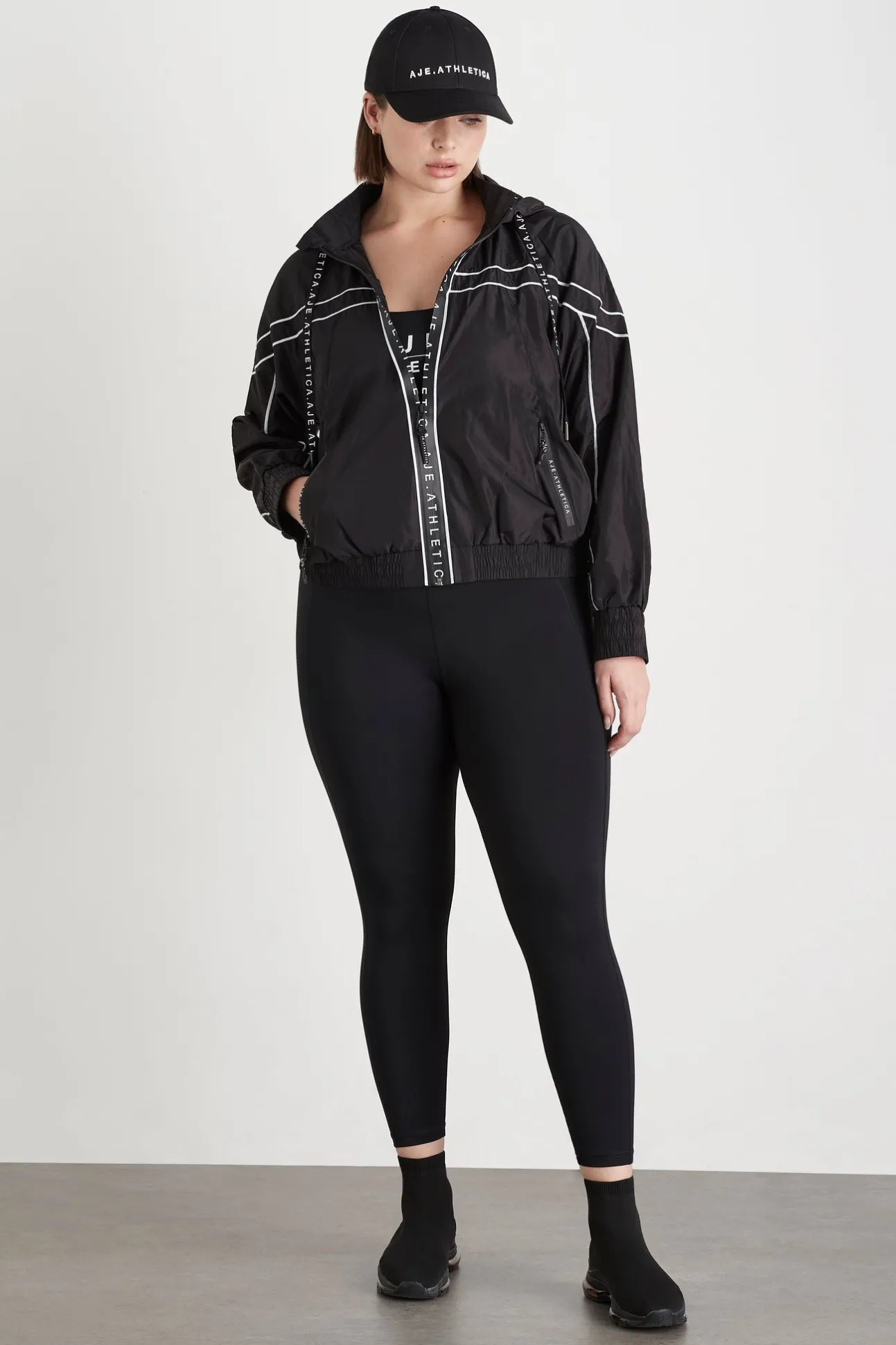 hooded_windbreaker_jacket_12.webp Hooded Windbreaker Jacket 016