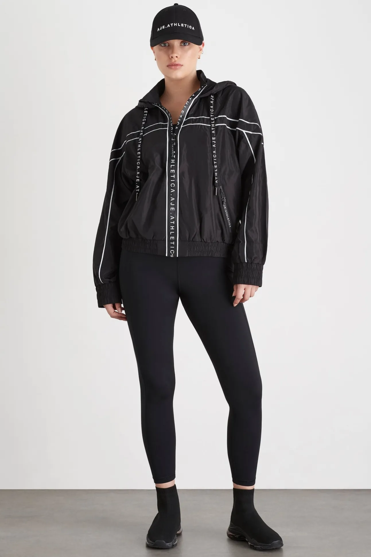 hooded_windbreaker_jacket_7.webp Hooded Windbreaker Jacket 016