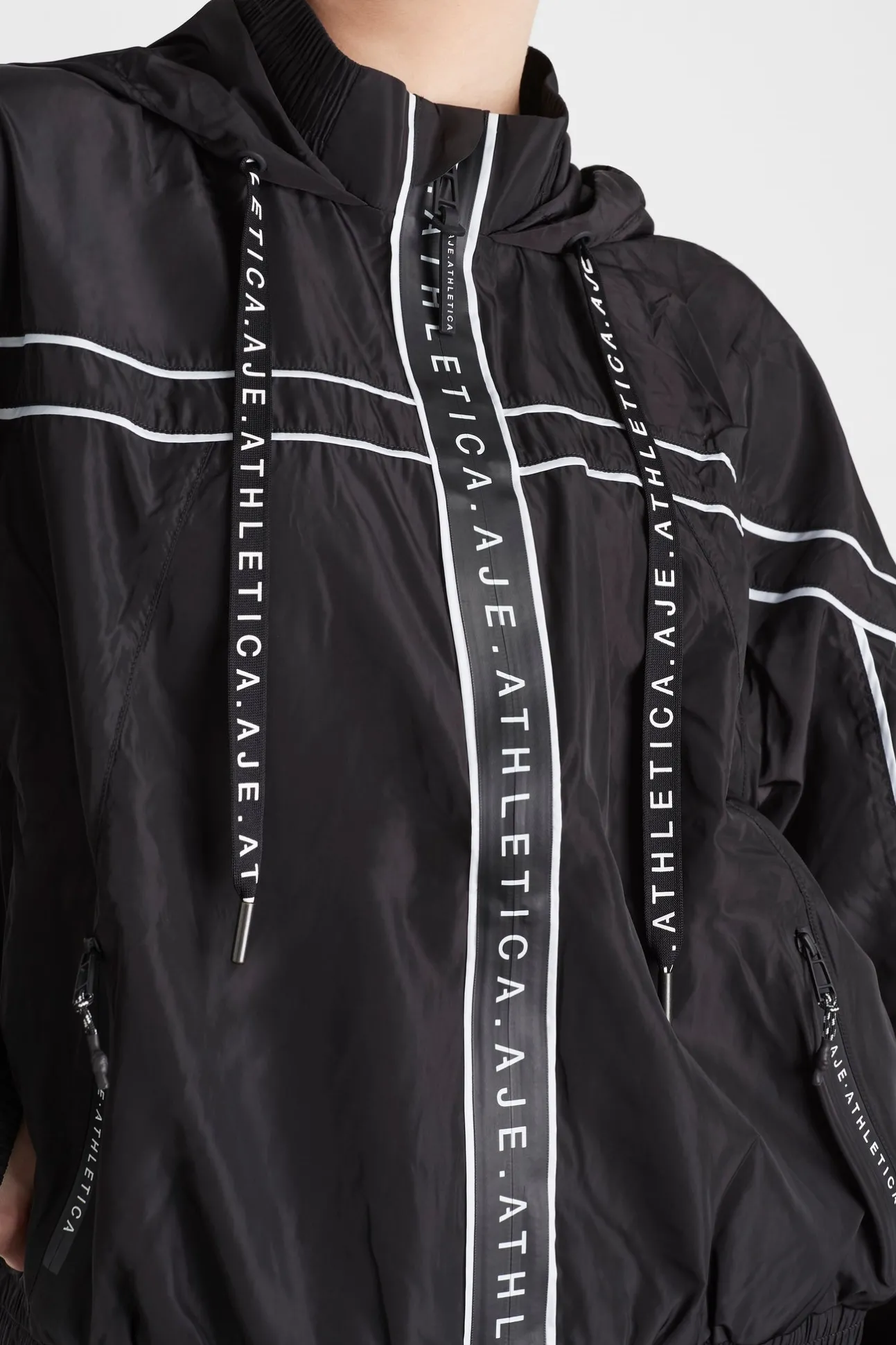 hooded_windbreaker_jacket_8.webp Hooded Windbreaker Jacket 016