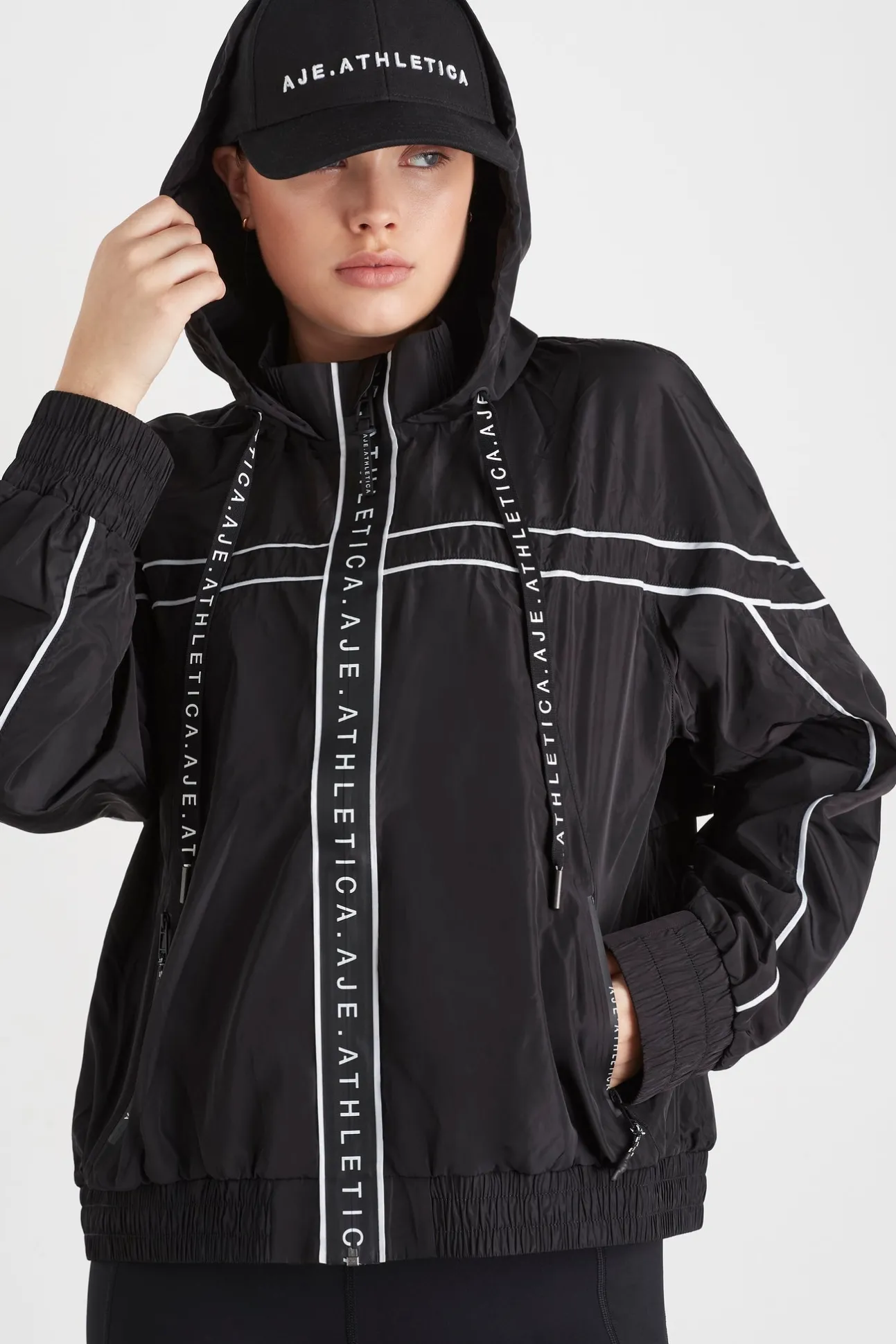 hooded_windbreaker_jacket_9.webp Hooded Windbreaker Jacket 016