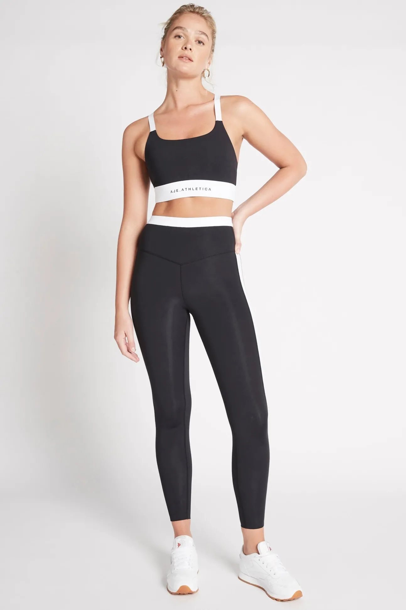 light_support_sports_bra__5.webp Light Support Sports Bra 320
