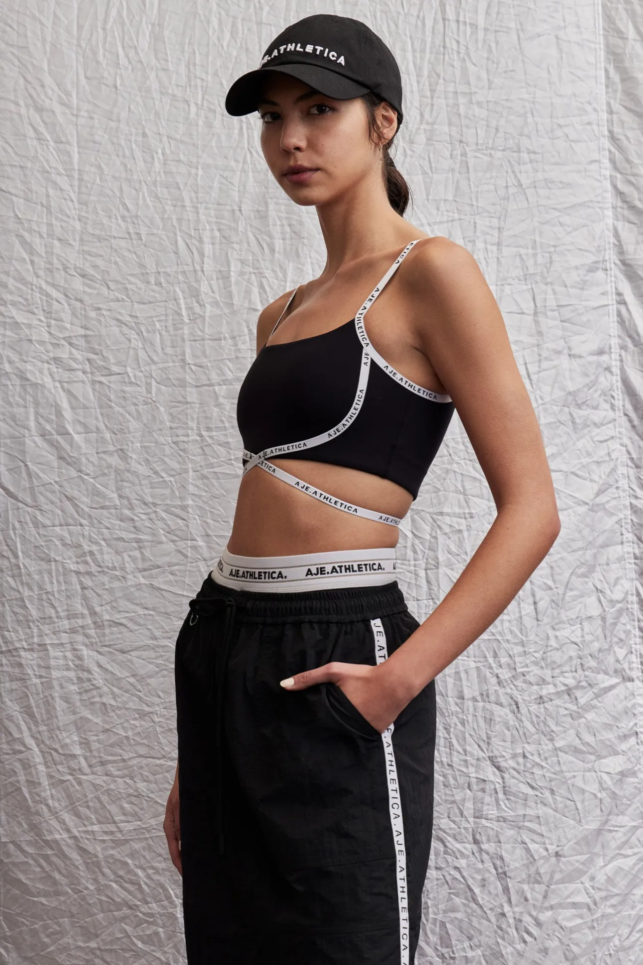 logo_tape_crossover_bra__14.webp Logo Tape Crossover Bra 393