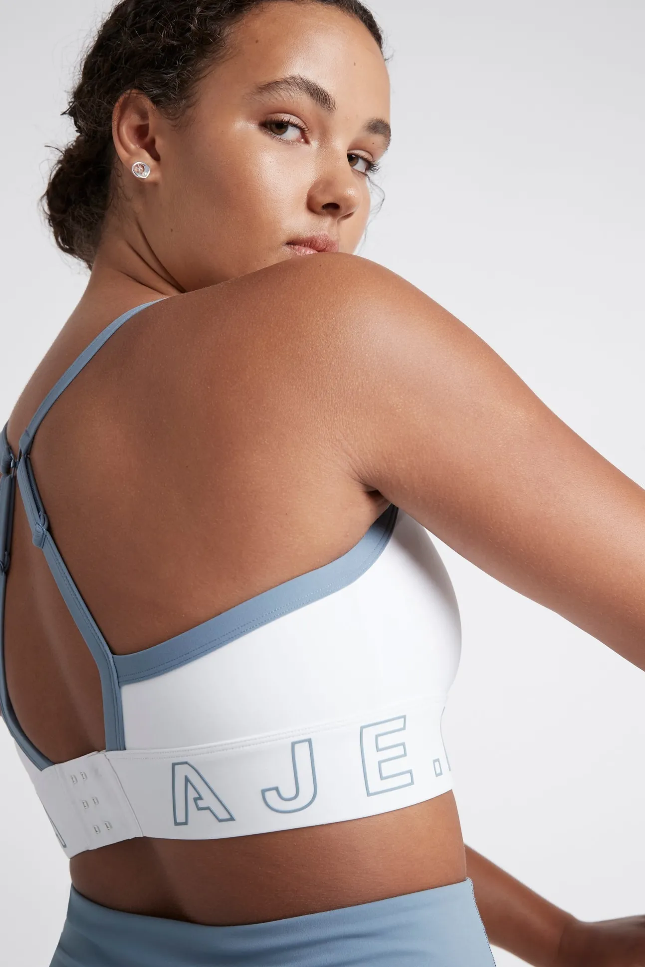 logotape_adjustable_strap_10-1.webp Logotape Adjustable Strap Sports Bra 307