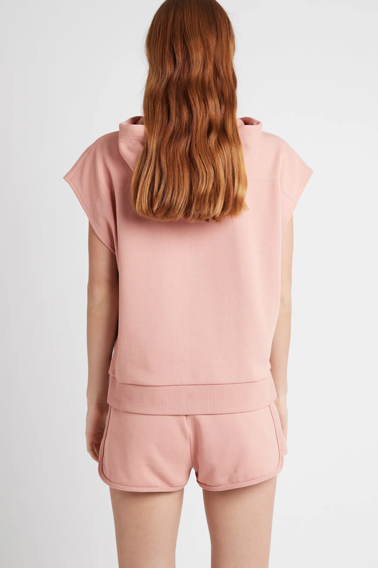 logotape_short_sleeve_hoo_4-1.webp Logotape Short Sleeve Hoodie 403