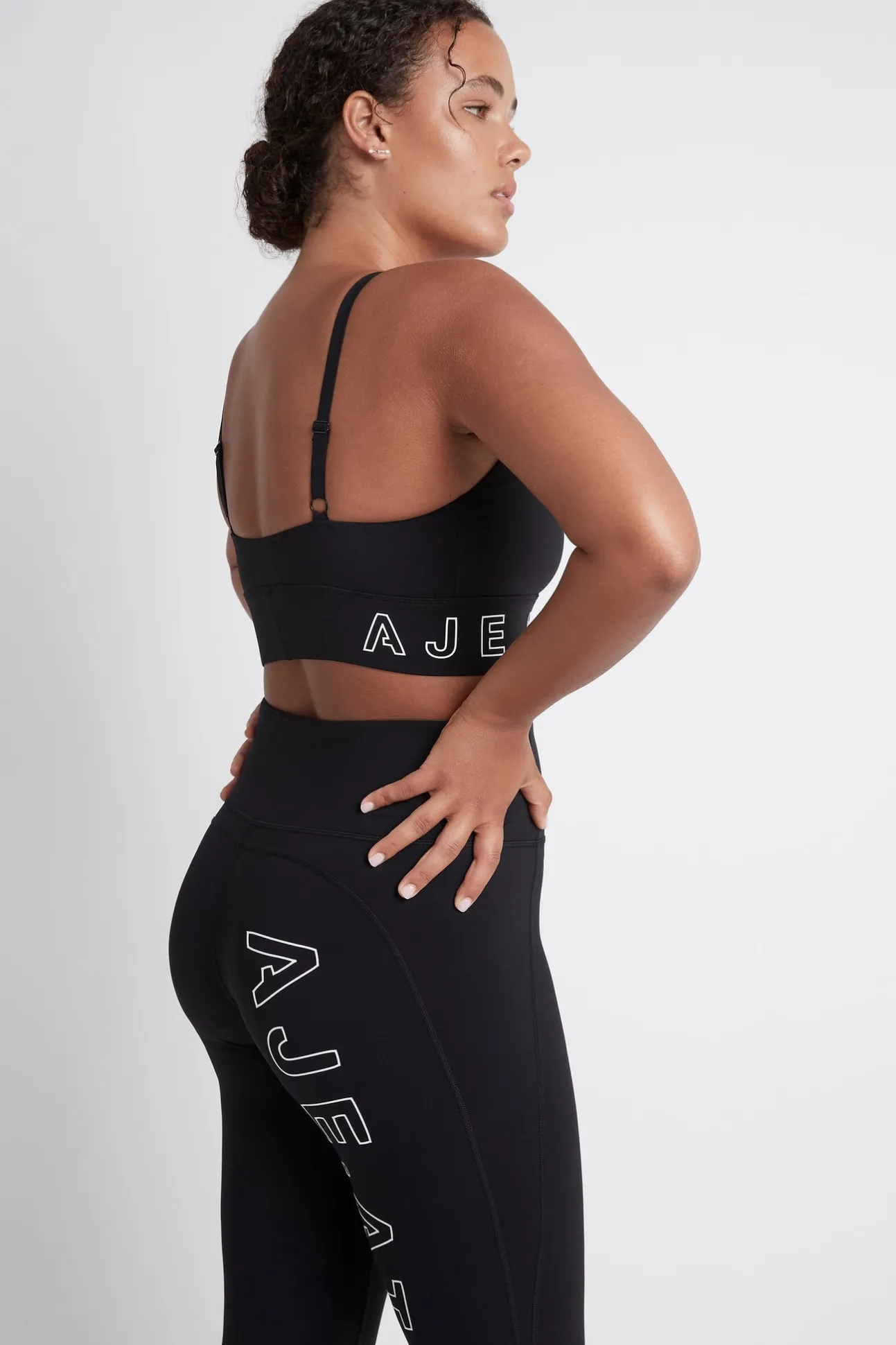 logotape_sports_bra__7.webp Logotape Sports Bra 310