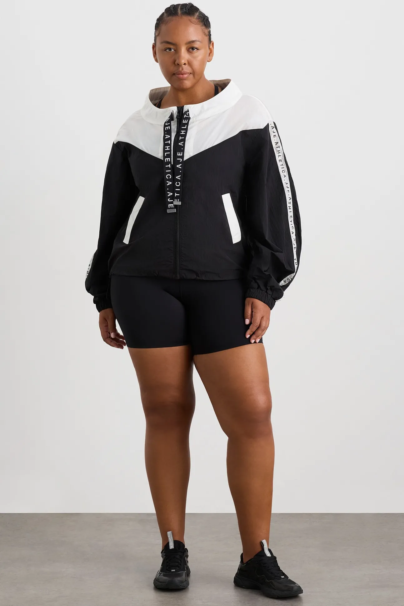 logotape_spray_jacket__10.webp Logotape Spray Jacket 762