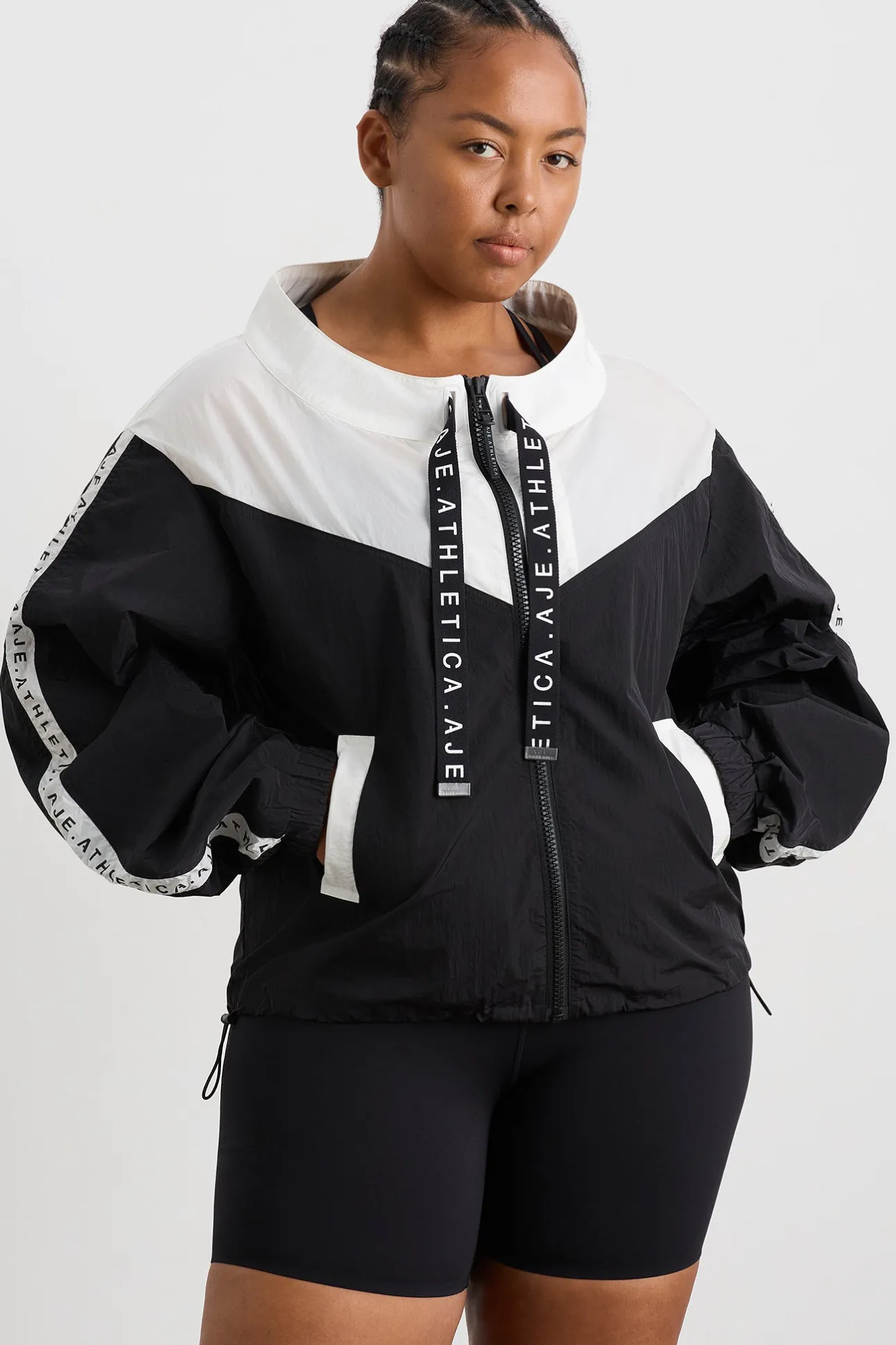 logotape_spray_jacket__9.webp Logotape Spray Jacket 762