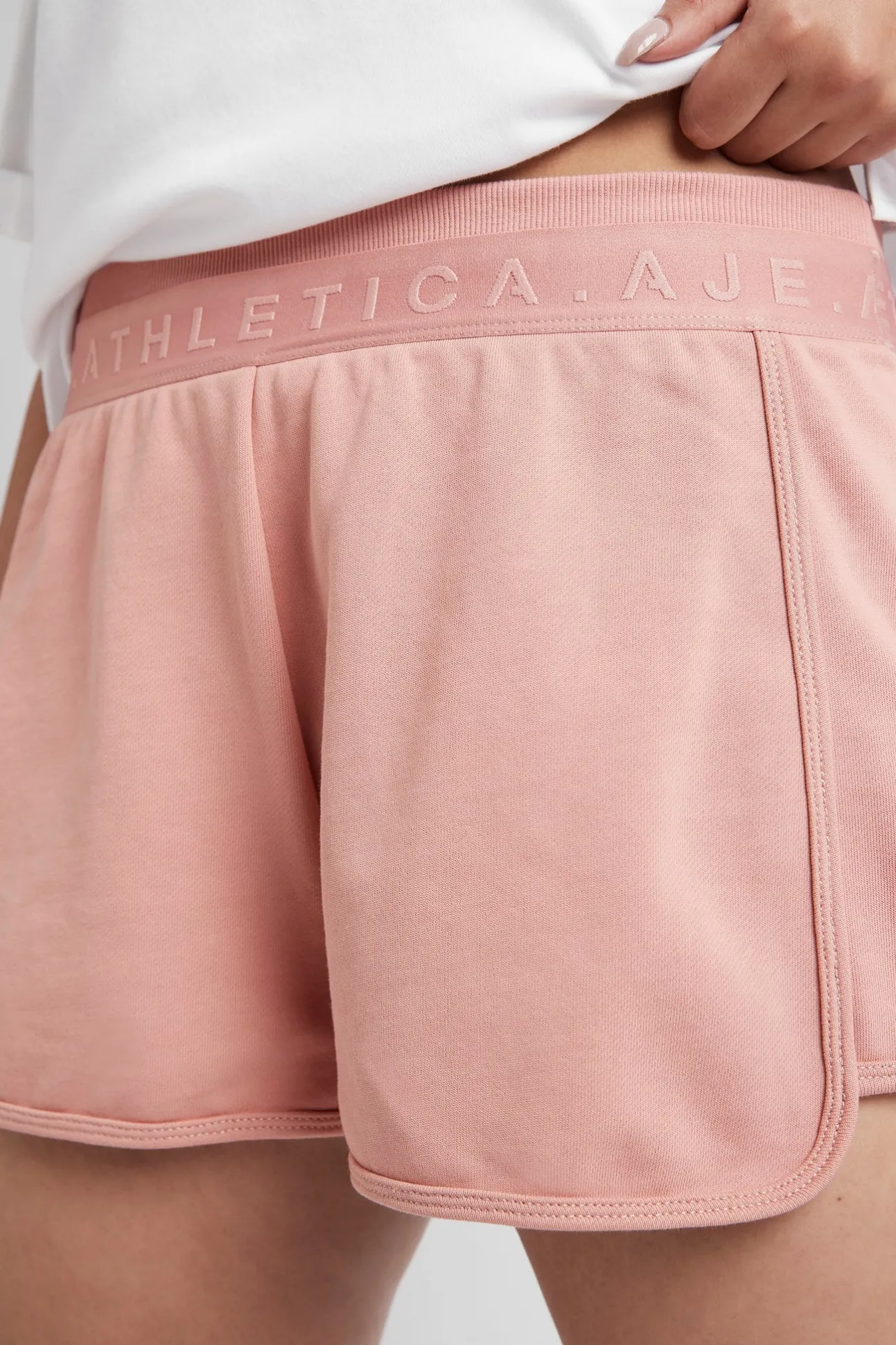 logotape_sweat_shorts__12-1.webp Logotape Sweat Shorts 604