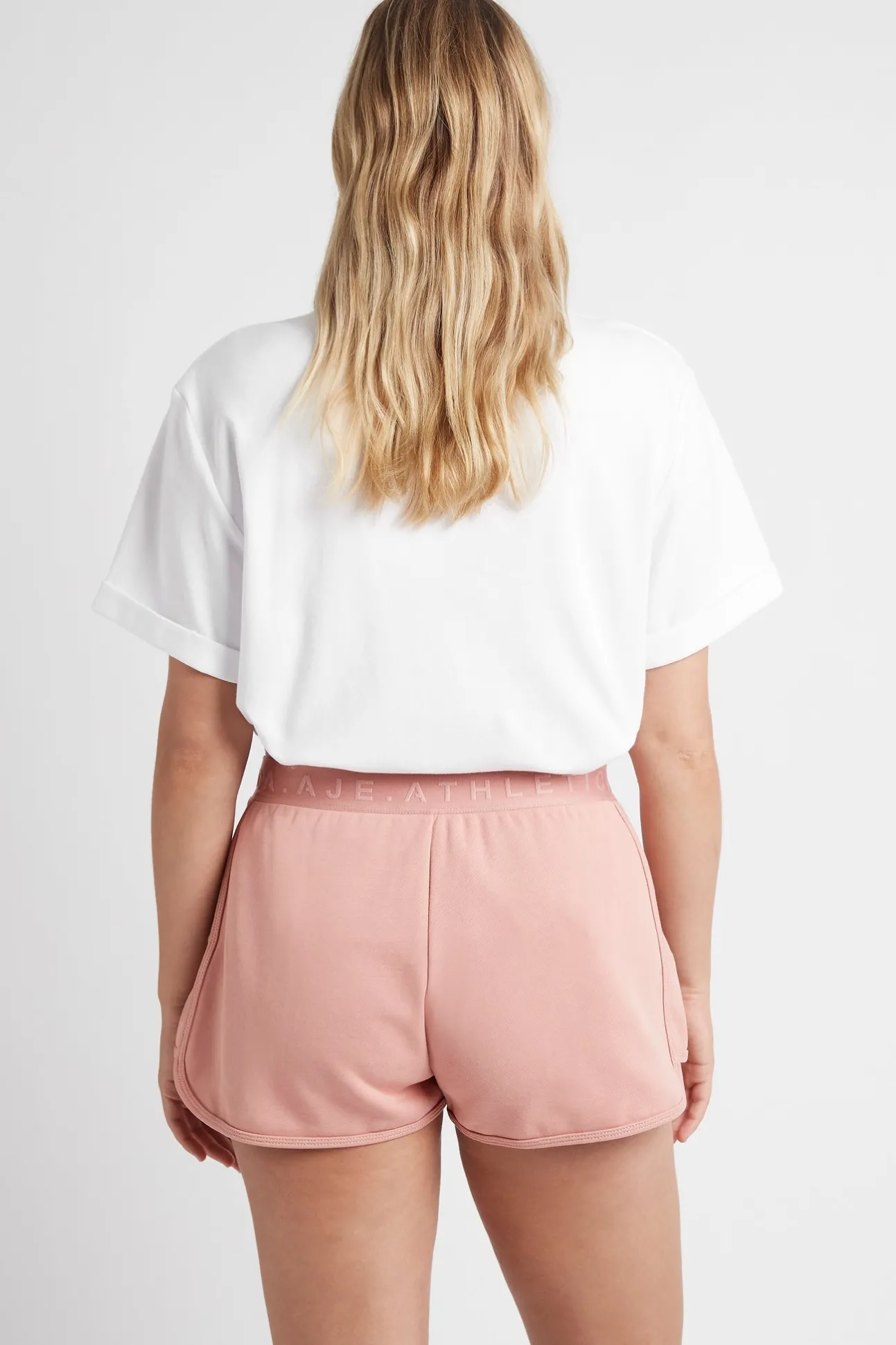logotape_sweat_shorts__8-1.webp Logotape Sweat Shorts 604
