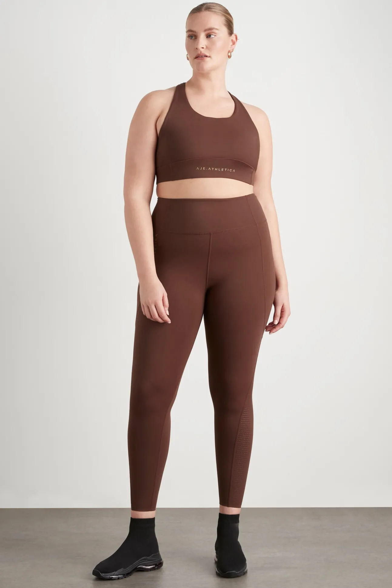 mesh_racer_back_sports_br_13.webp Mesh Racer Back Sports Bra 338