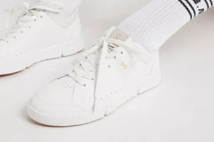 On The Roger Centre Court Sneaker