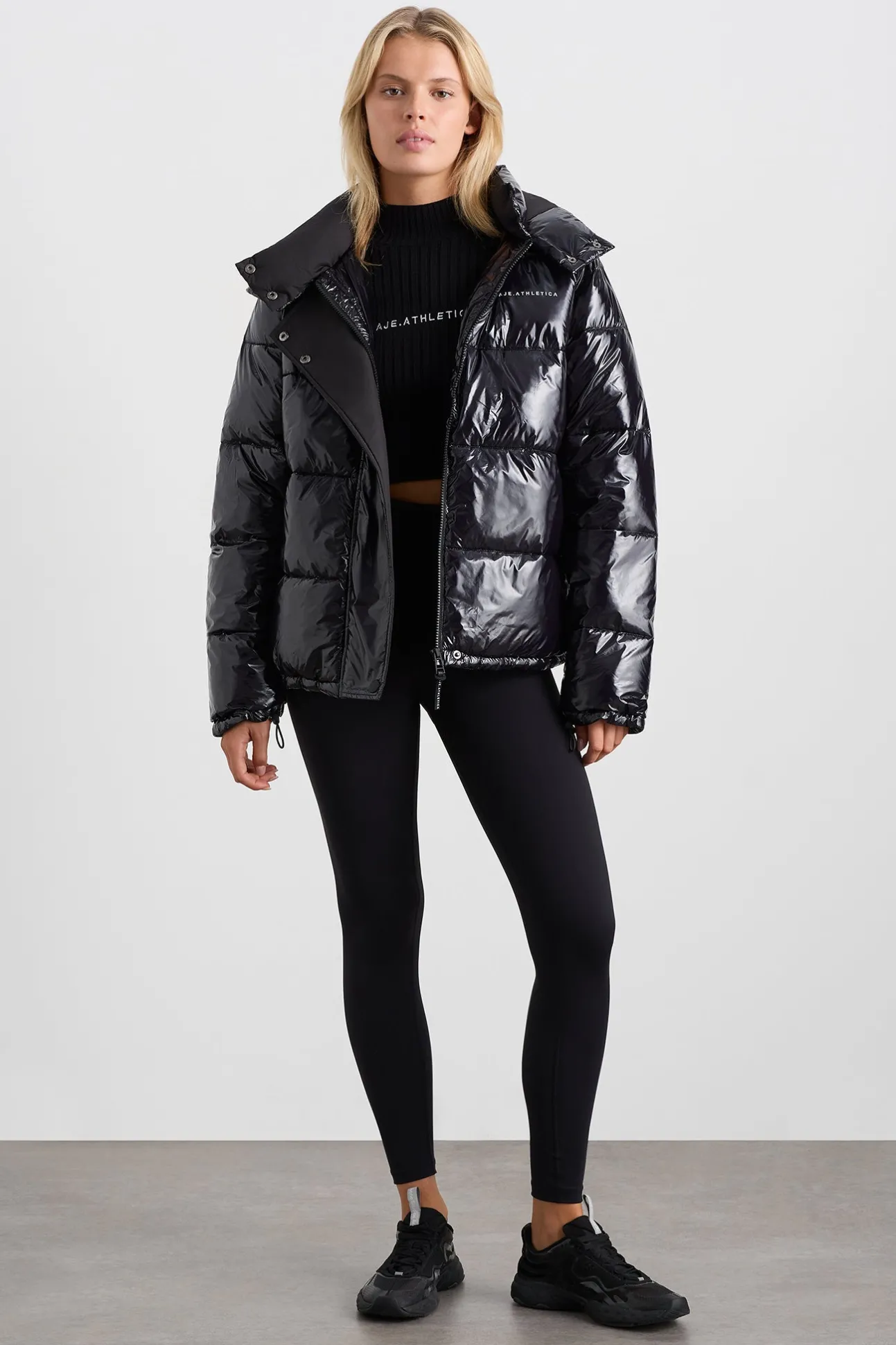 oversized_puffer_jacket__5.webp Oversized Puffer Jacket 763