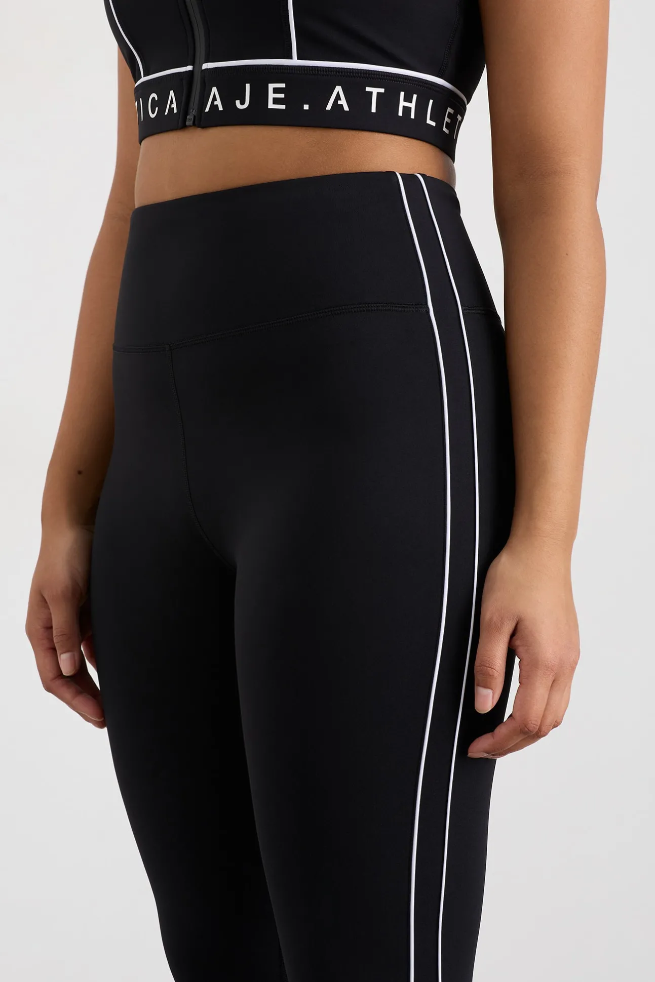 piped_side_ankle_length_l_7.webp Piped Side Ankle Length Legging 299