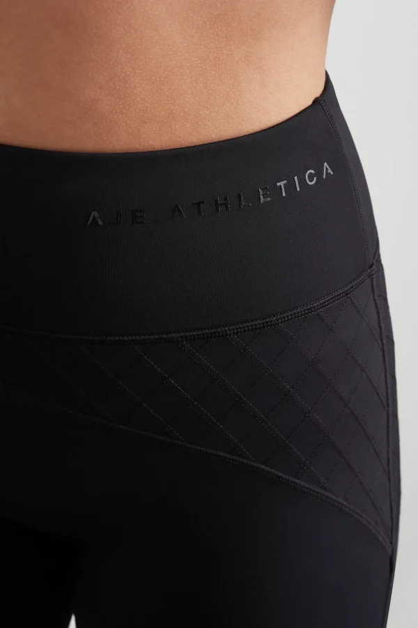 Quilted Mid Length Short 629