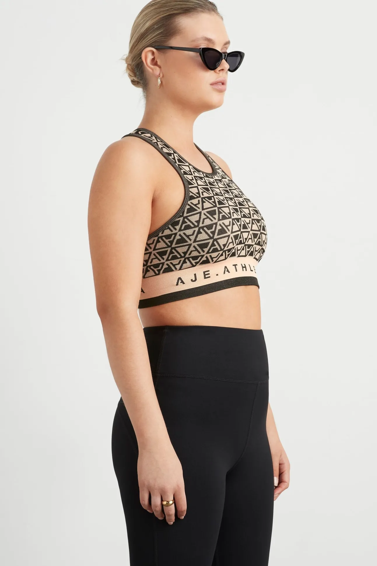 seamless_crop_top__7.webp Seamless Crop Top 331