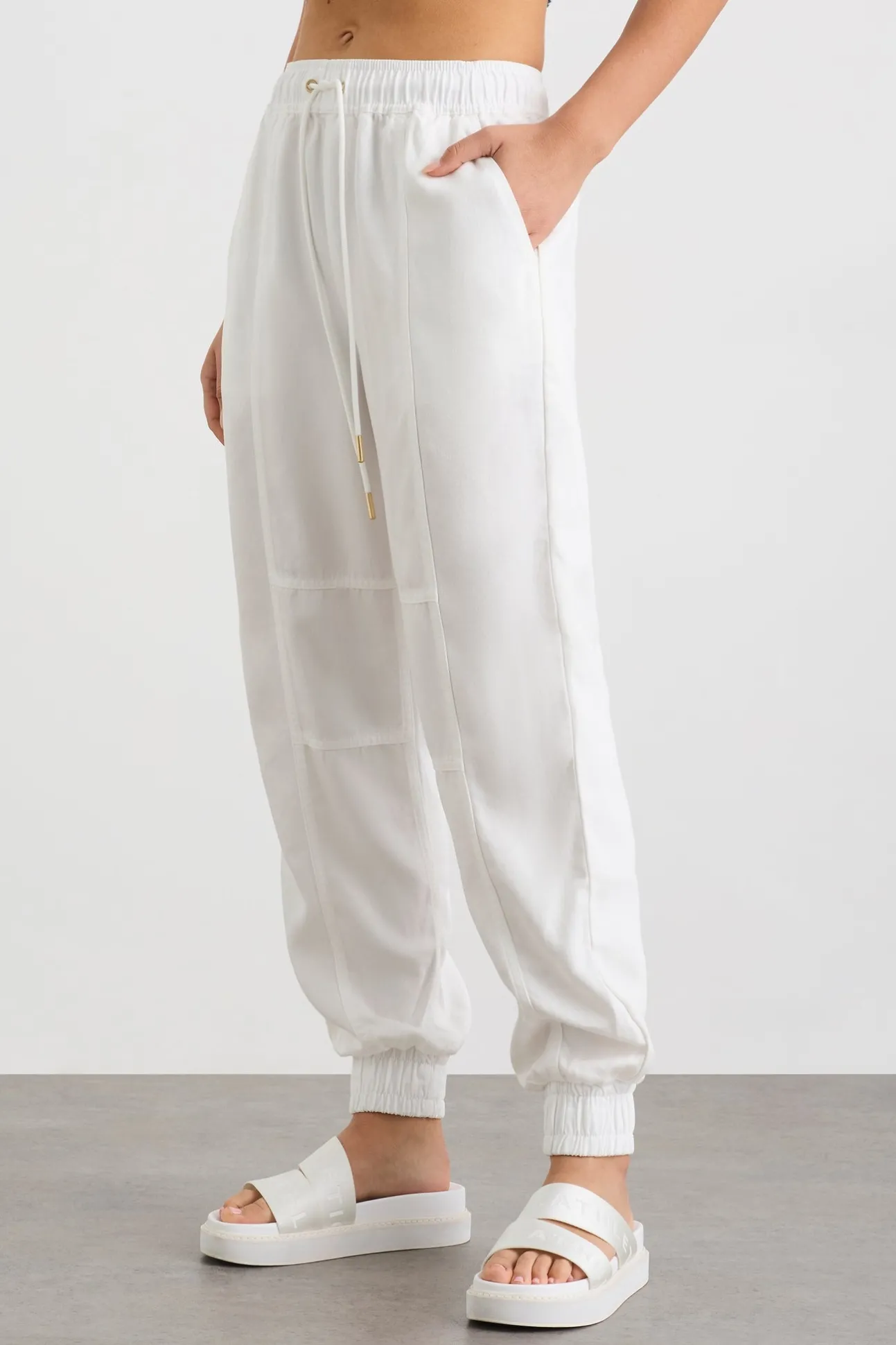 signature_logo_trackpants_2.webp Signature Logo Trackpants 502