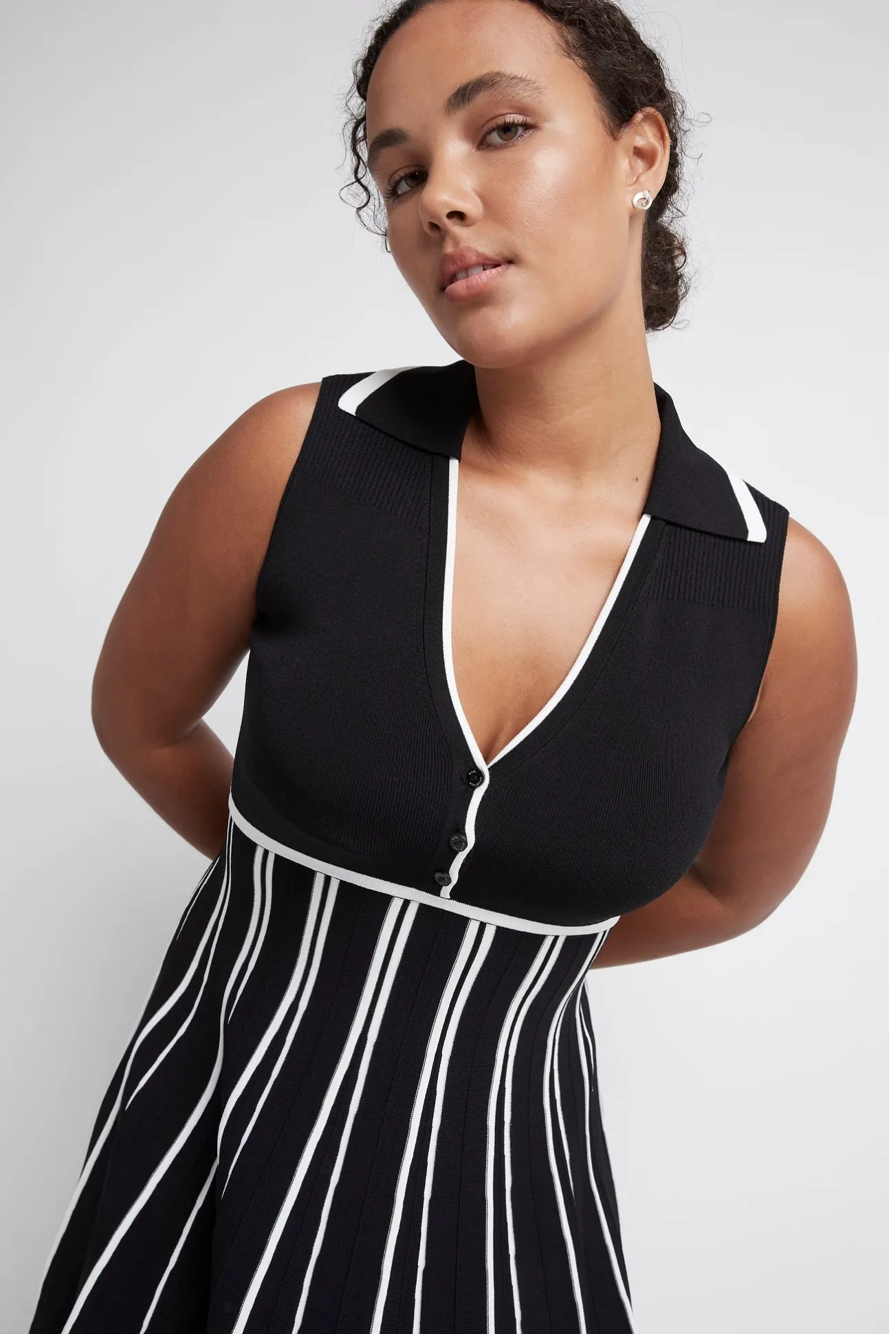 sleeveless_pleated_knit_m_9.webp Sleeveless Pleated Knit Mini Dress 801