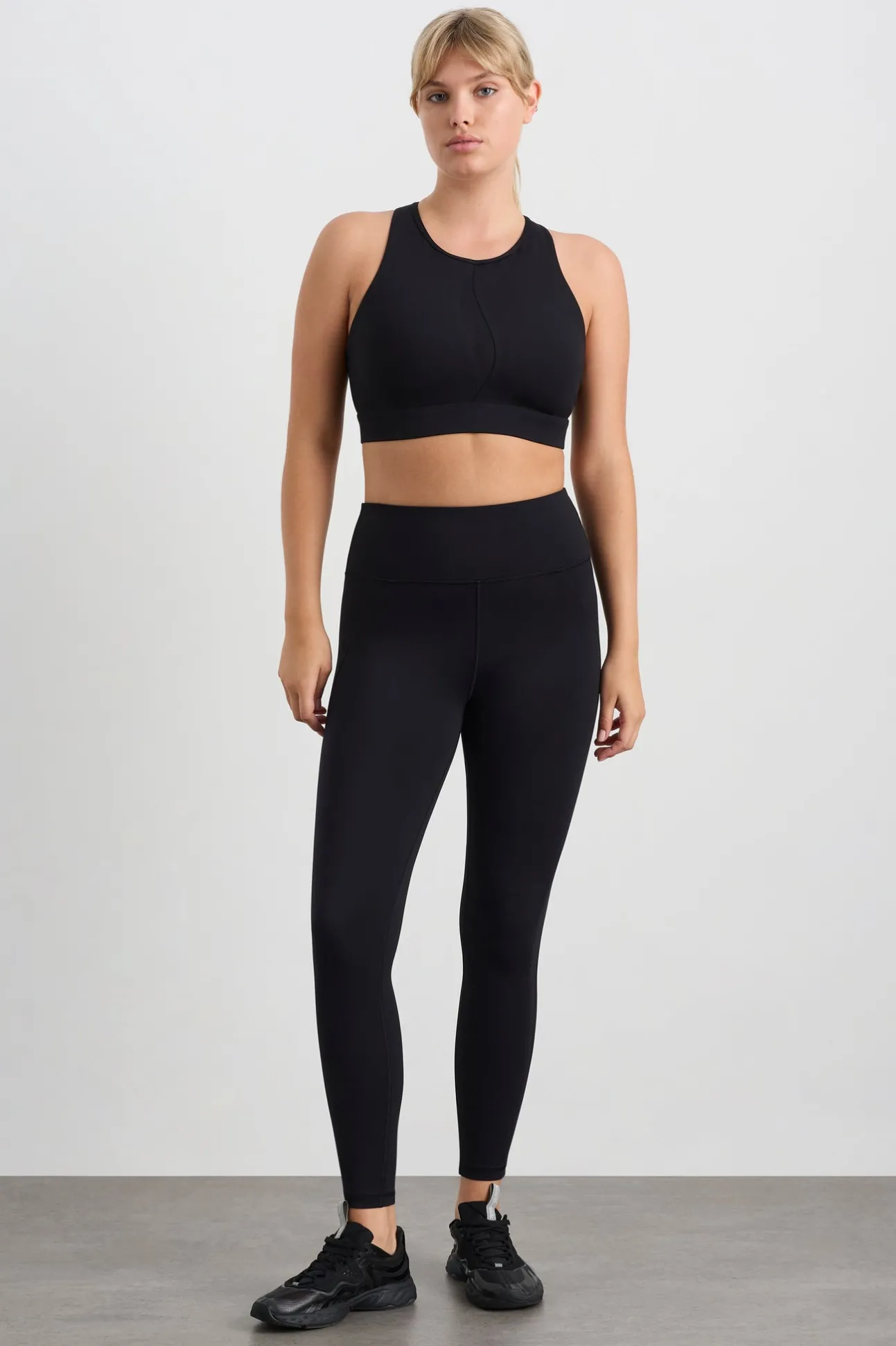 spliced_mesh_legging__7.webp Spliced Mesh Legging 242