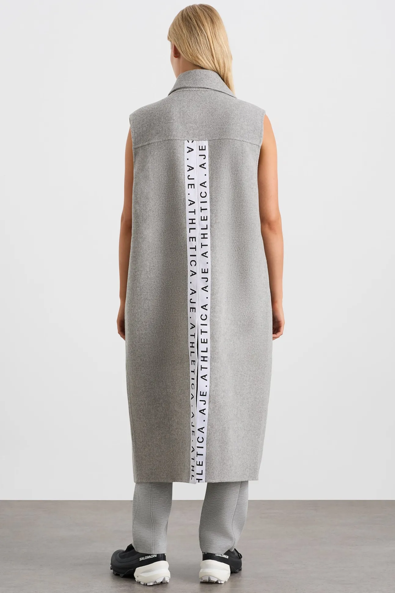 split_back_sleeveless_coa_5.webp Split Back Sleeveless Coat 760