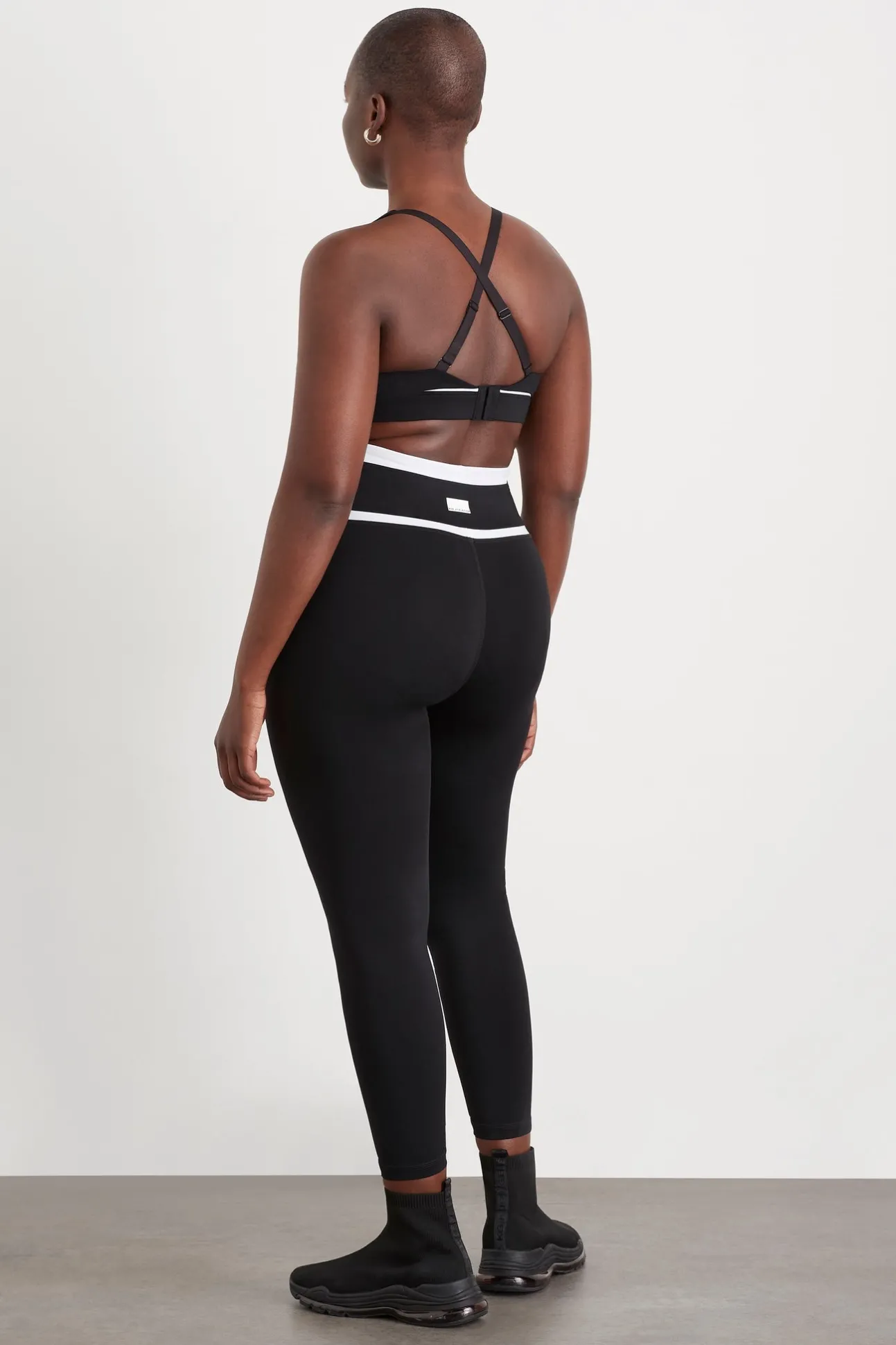 sweetheart_piping_bra__10-1.webp Sweetheart Piping Bra 330