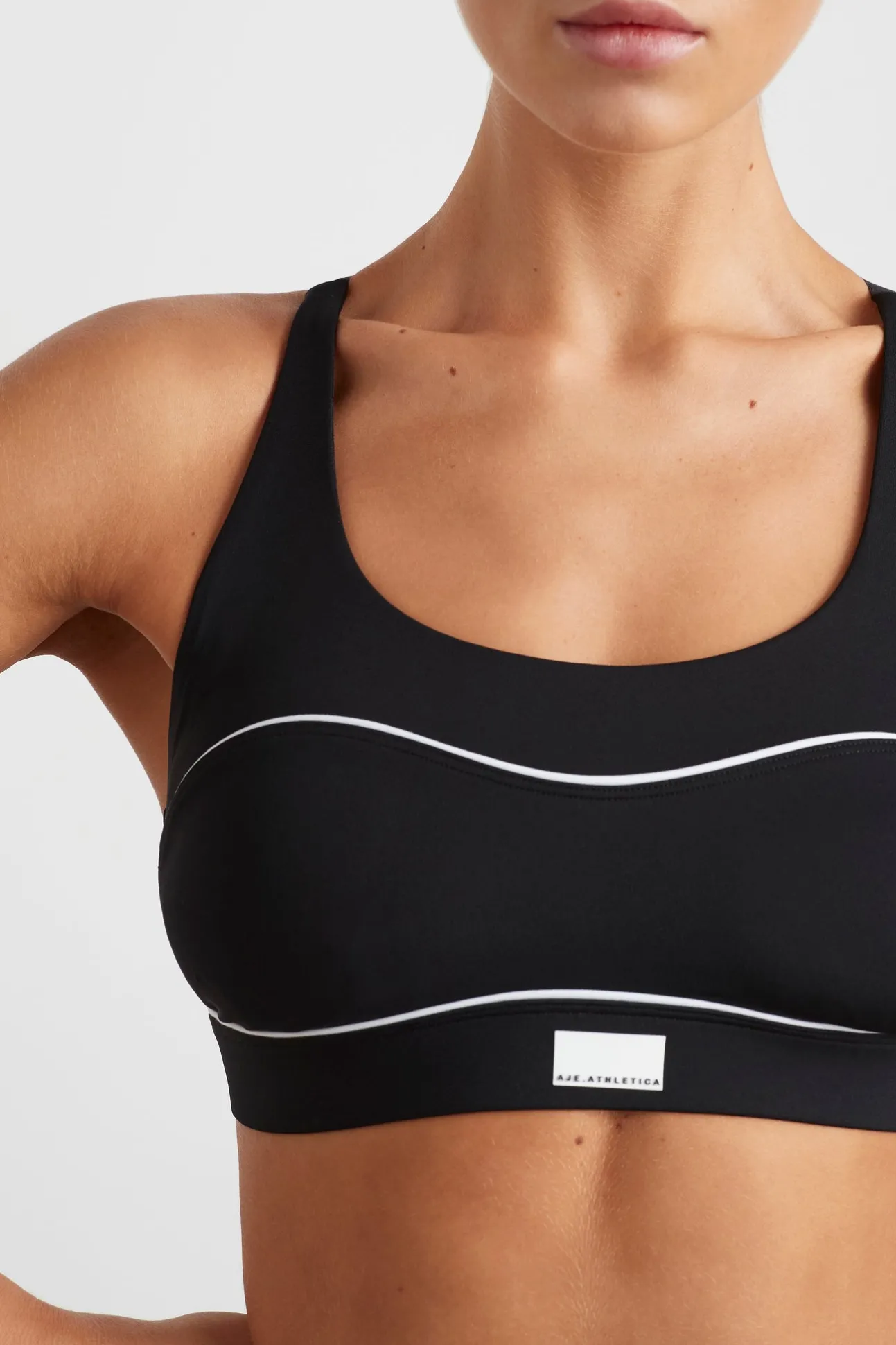 sweetheart_piping_bra__3-1.webp Sweetheart Piping Bra 330