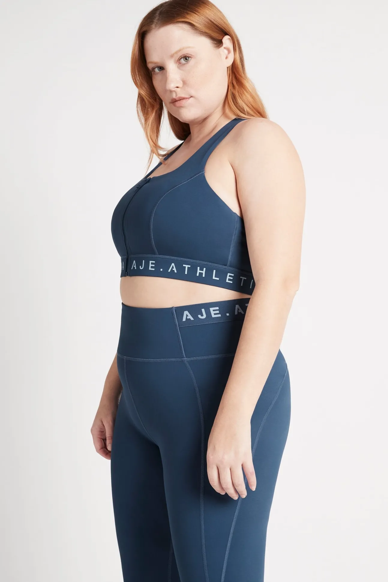 zip_front_logotape_sports_13-2.webp Zip Front Logotape Sports Bra 319