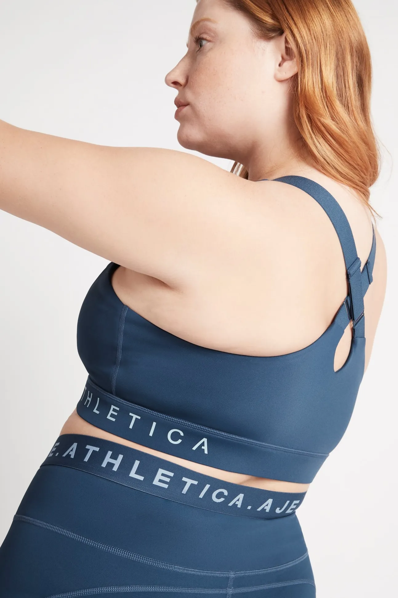 zip_front_logotape_sports_14-1.webp Zip Front Logotape Sports Bra 319