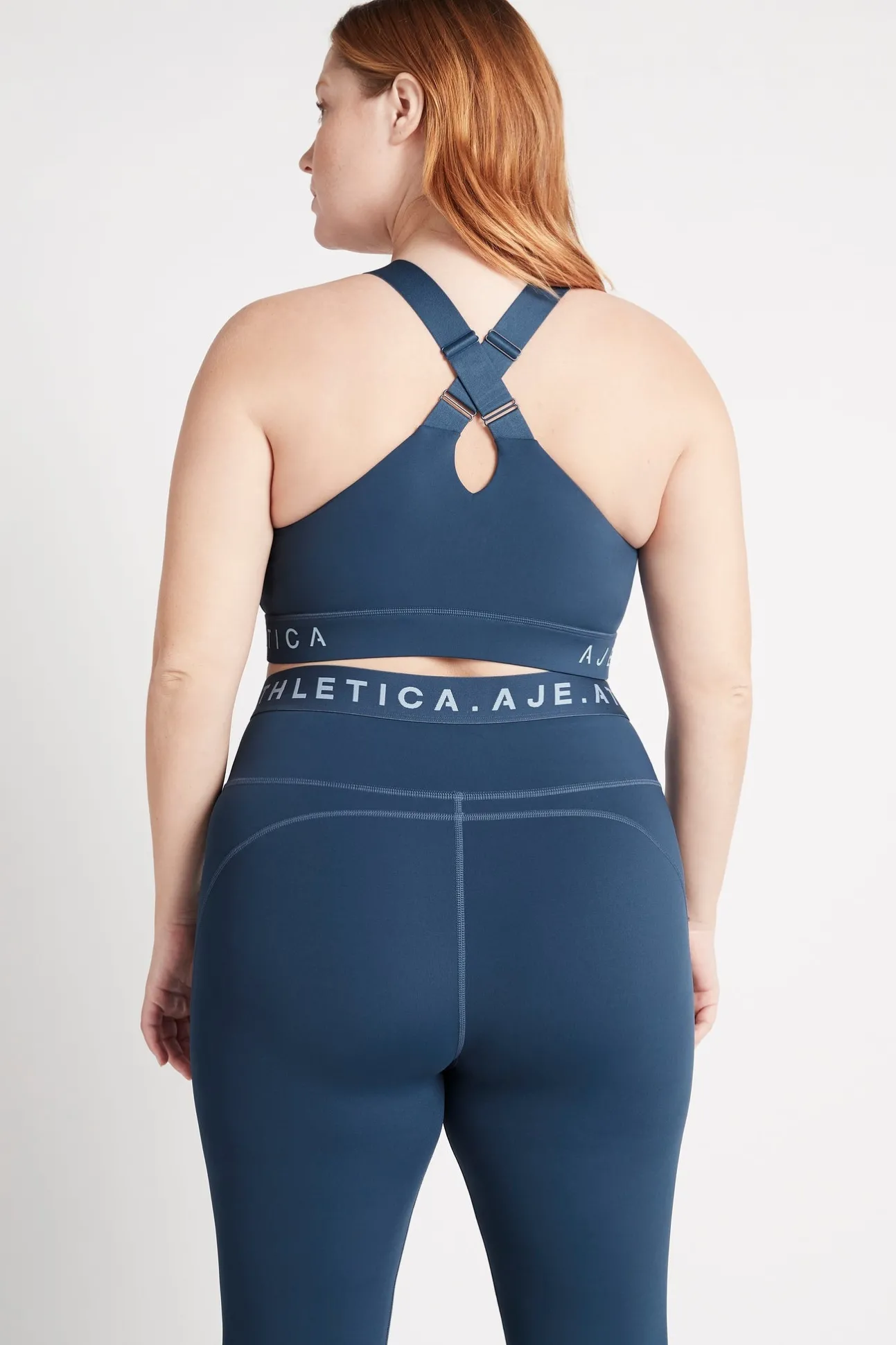 zip_front_logotape_sports_15-1.webp Zip Front Logotape Sports Bra 319