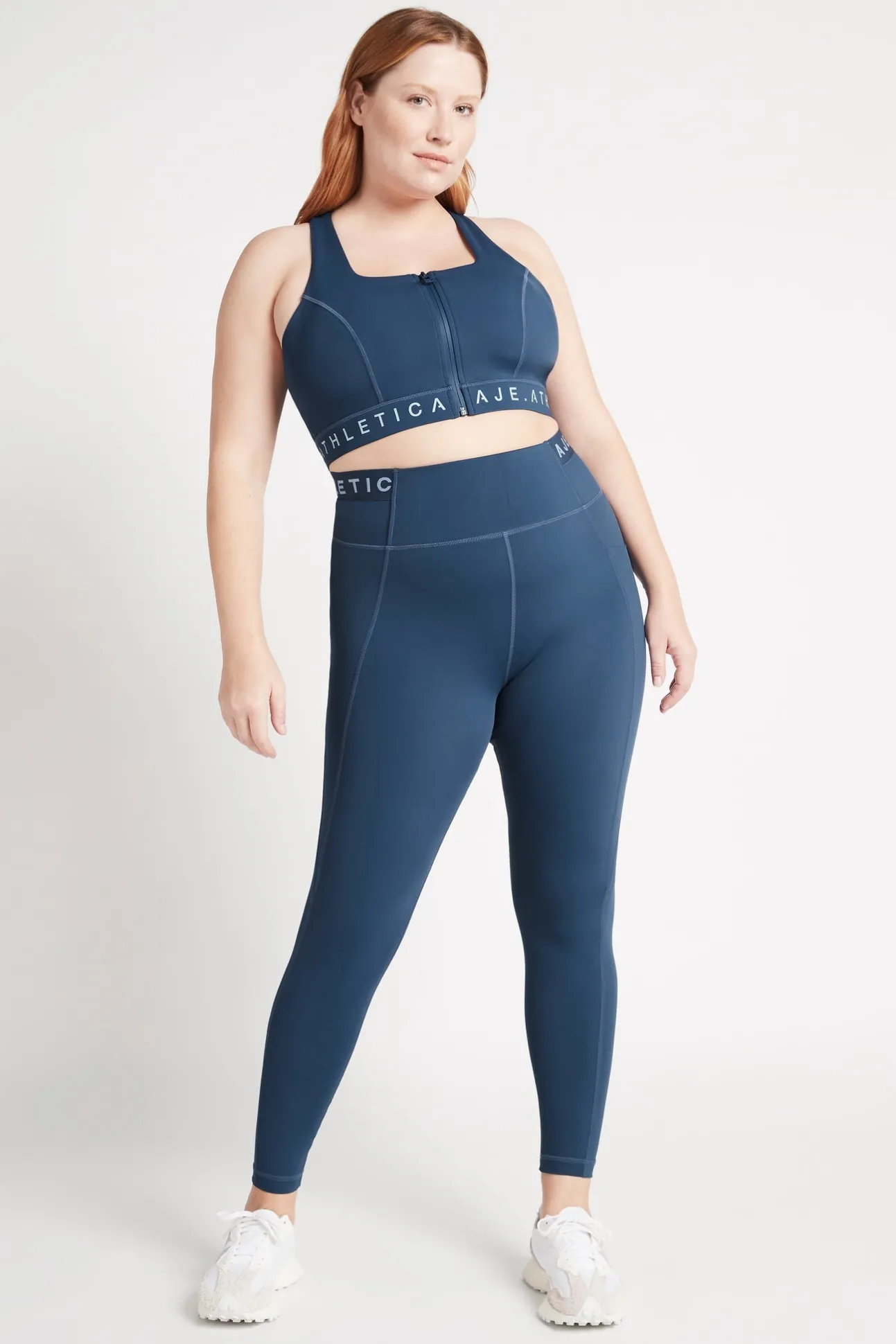 zip_front_logotape_sports_16-1.webp Zip Front Logotape Sports Bra 319