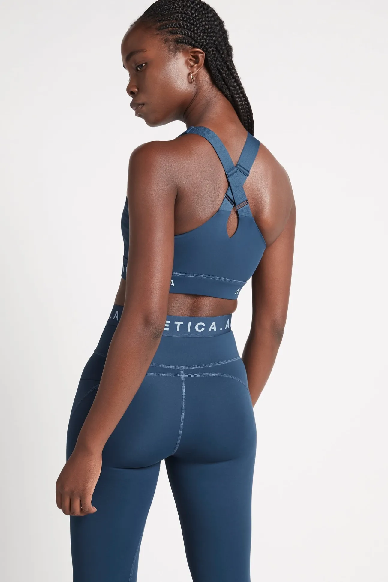 zip_front_logotape_sports_5-2.webp Zip Front Logotape Sports Bra 319