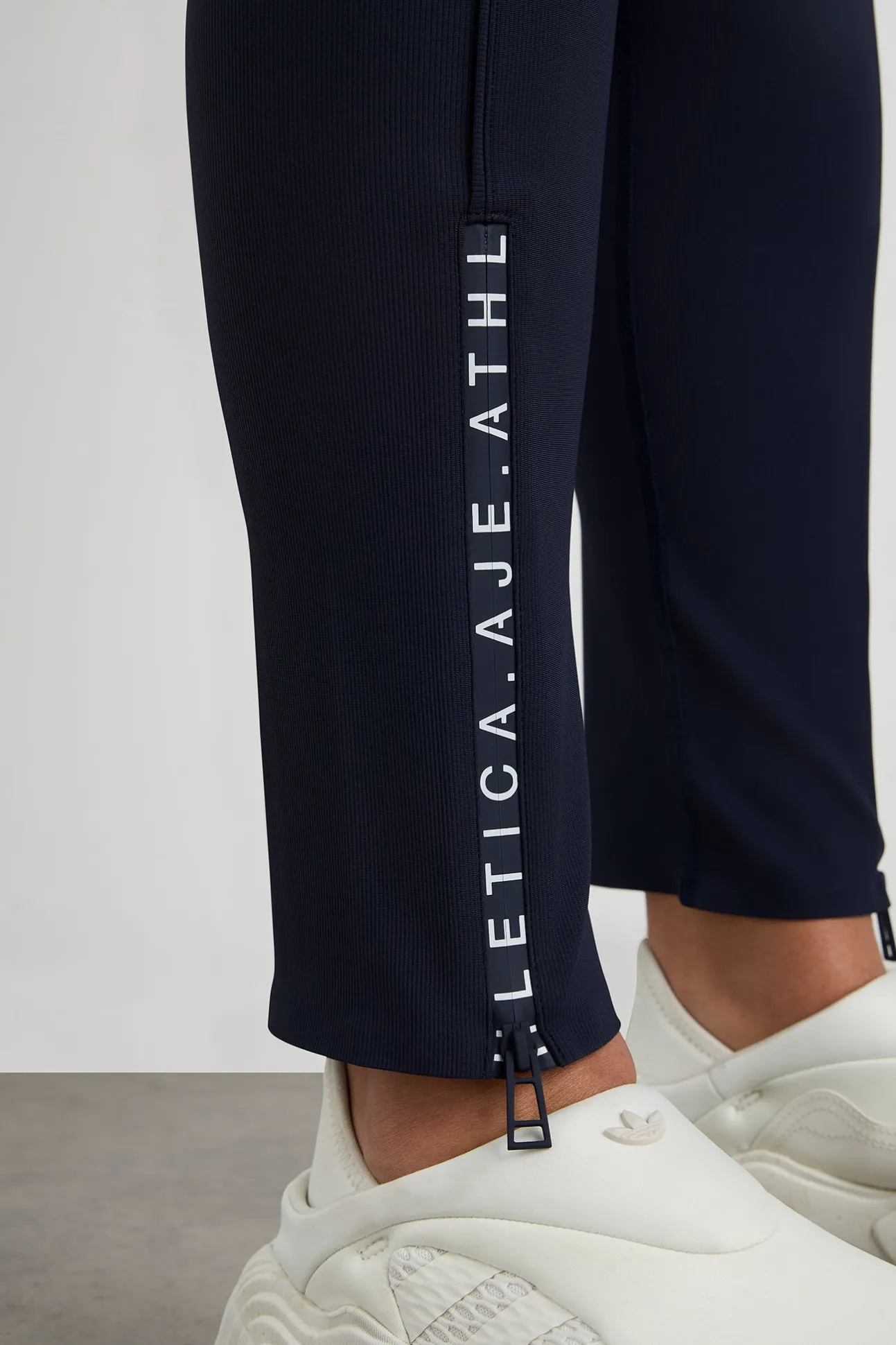 zip_hem_leggings__11.webp 7/8 Zip Hem Leggings 252